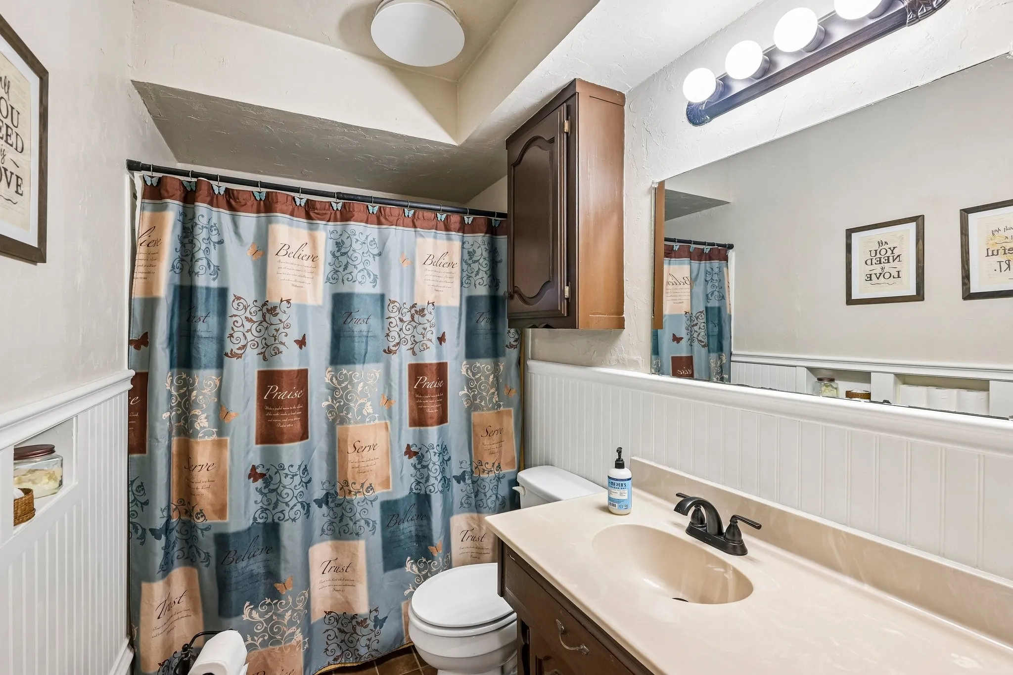 Single Family Residence For Sale in Hunt County , 779 County Road 4123, Greenville, Texas 75401, 4 Bedroom, 2 Bathroom, Garage spaces, 2,408 Sqft, built in 1970, mls#21408952, Real Estate Agent in Greenville, Homes For Sale in Hunt county, Homes For Sale in Greenville, Realtor in Greenville Texas, Real Estate Brokerage Independent Realty Texas, Luminita Cordes Realtor
