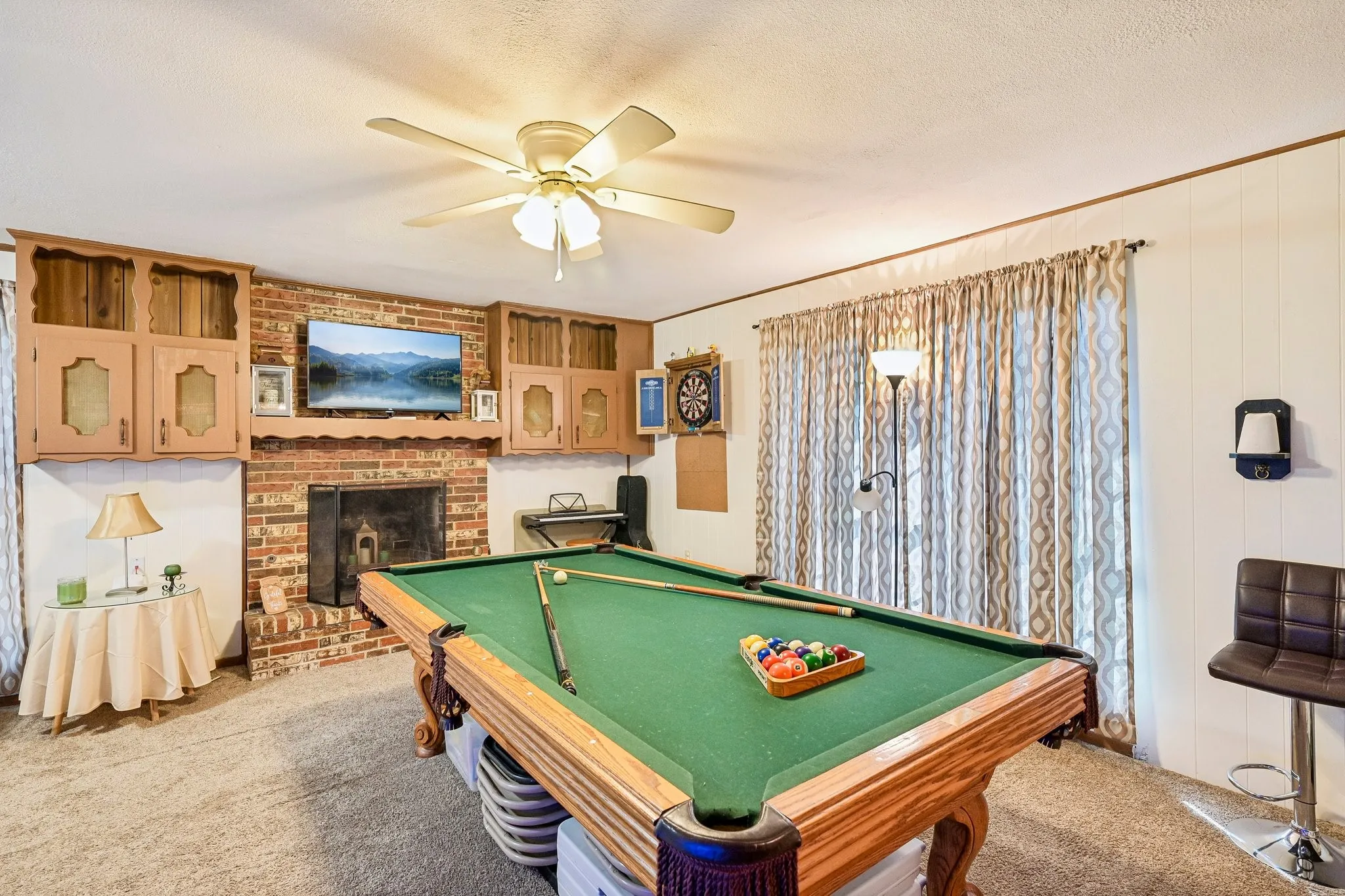 Single Family Residence For Sale in Hunt County , 779 County Road 4123, Greenville, Texas 75401, 4 Bedroom, 2 Bathroom, Garage spaces, 2,408 Sqft, built in 1970, mls#21408952, Real Estate Agent in Greenville, Homes For Sale in Hunt county, Homes For Sale in Greenville, Realtor in Greenville Texas, Real Estate Brokerage Independent Realty Texas, Luminita Cordes Realtor