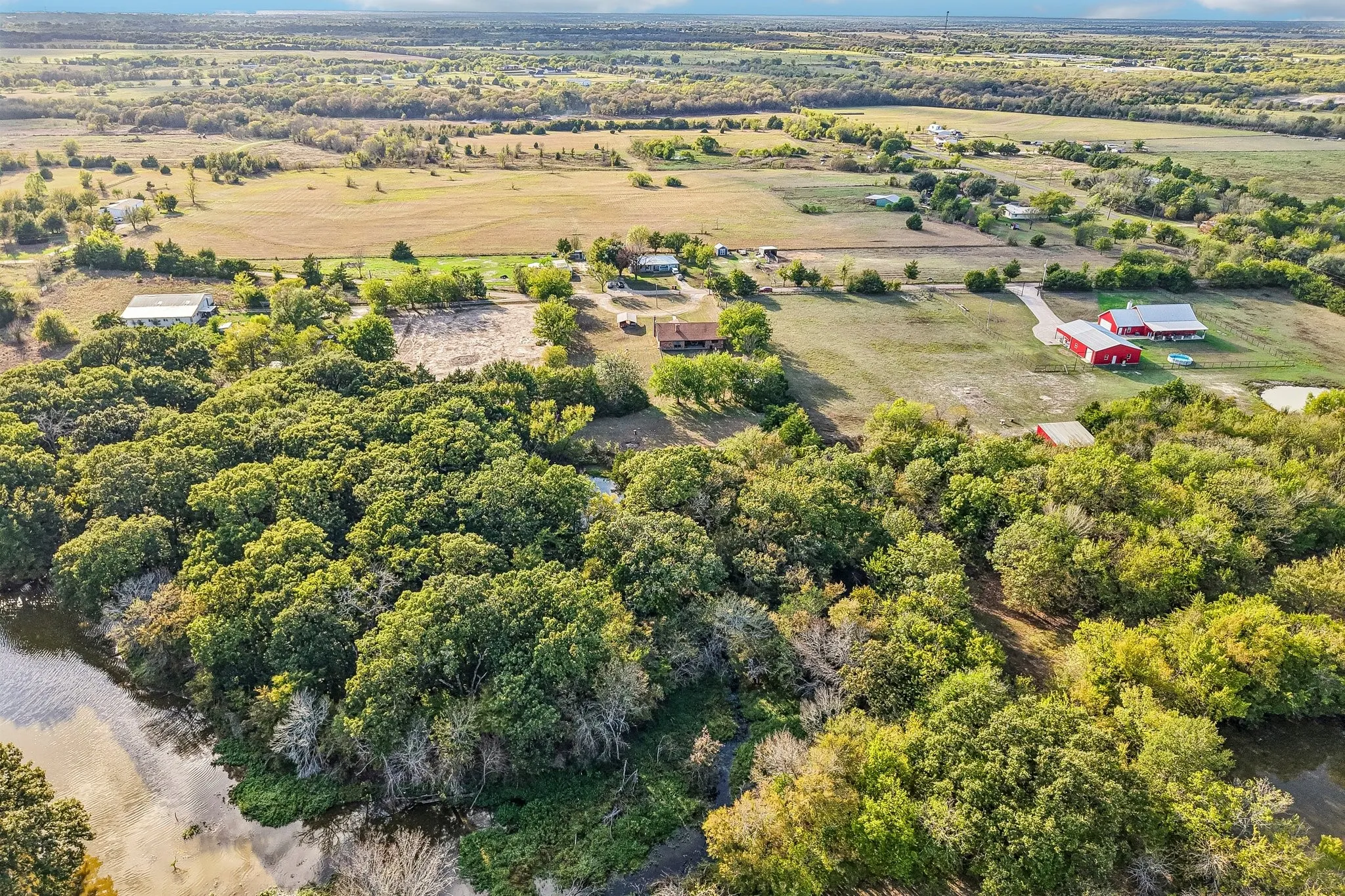 Single Family Residence For Sale in Hunt County , 779 County Road 4123, Greenville, Texas 75401, 4 Bedroom, 2 Bathroom, Garage spaces, 2,408 Sqft, built in 1970, mls#21408952, Real Estate Agent in Greenville, Homes For Sale in Hunt county, Homes For Sale in Greenville, Realtor in Greenville Texas, Real Estate Brokerage Independent Realty Texas, Luminita Cordes Realtor