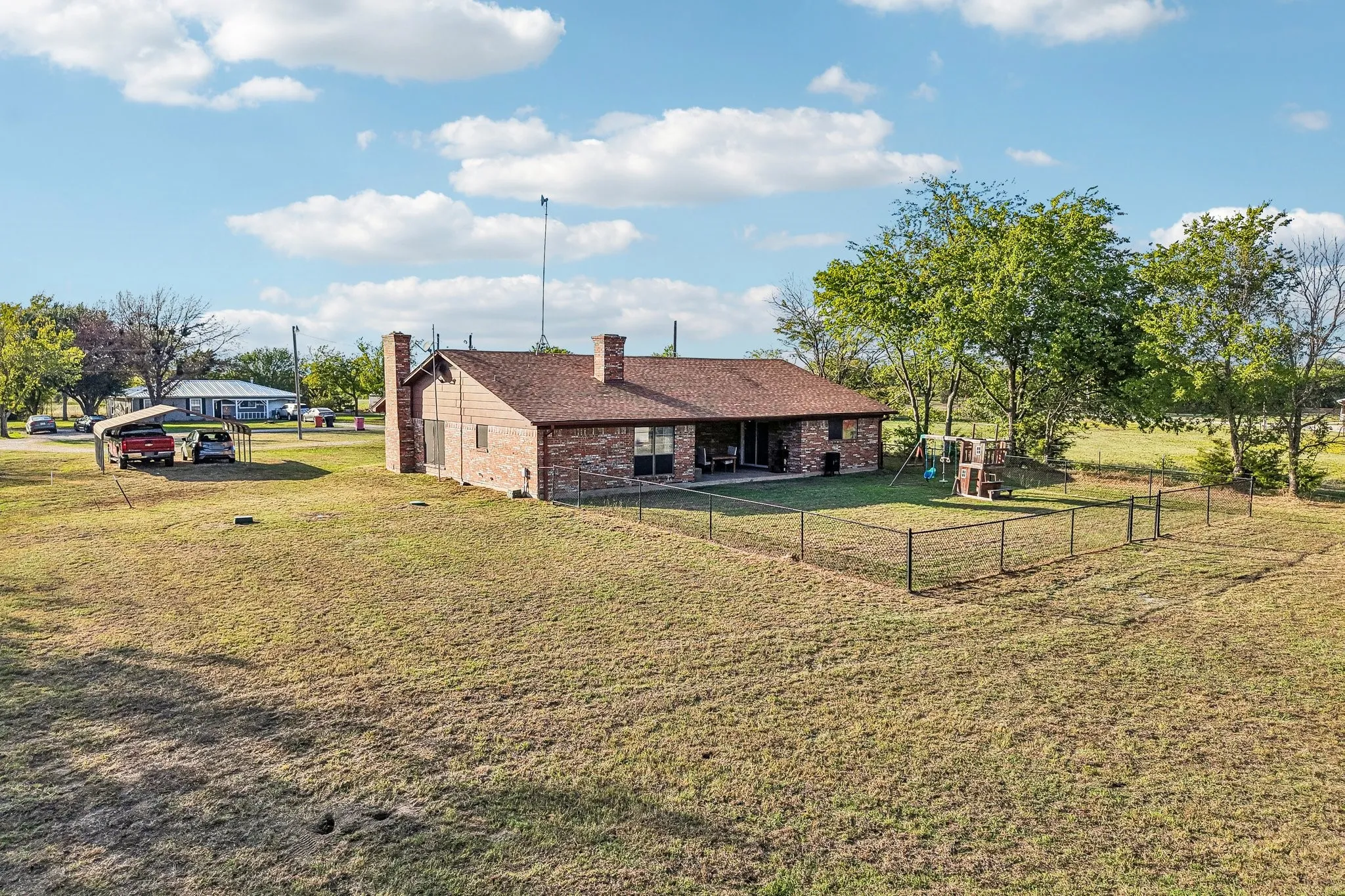 Single Family Residence For Sale in Hunt County , 779 County Road 4123, Greenville, Texas 75401, 4 Bedroom, 2 Bathroom, Garage spaces, 2,408 Sqft, built in 1970, mls#21408952, Real Estate Agent in Greenville, Homes For Sale in Hunt county, Homes For Sale in Greenville, Realtor in Greenville Texas, Real Estate Brokerage Independent Realty Texas, Luminita Cordes Realtor