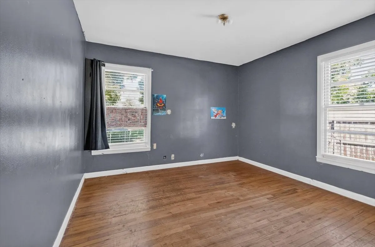 Single Family Residence For Sale in Johnson County , 1204 Bales Street, Cleburne, Texas 76033, 3 Bedroom, 1 Bathroom, 1 Garage spaces, 1,266 Sqft, built in 1965, mls#21400241, Real Estate Agent in Cleburne, Homes For Sale in Johnson county, Homes For Sale in Cleburne, Realtor in Cleburne Texas, Real Estate Brokerage Independent Realty Texas, Luminita Cordes Realtor