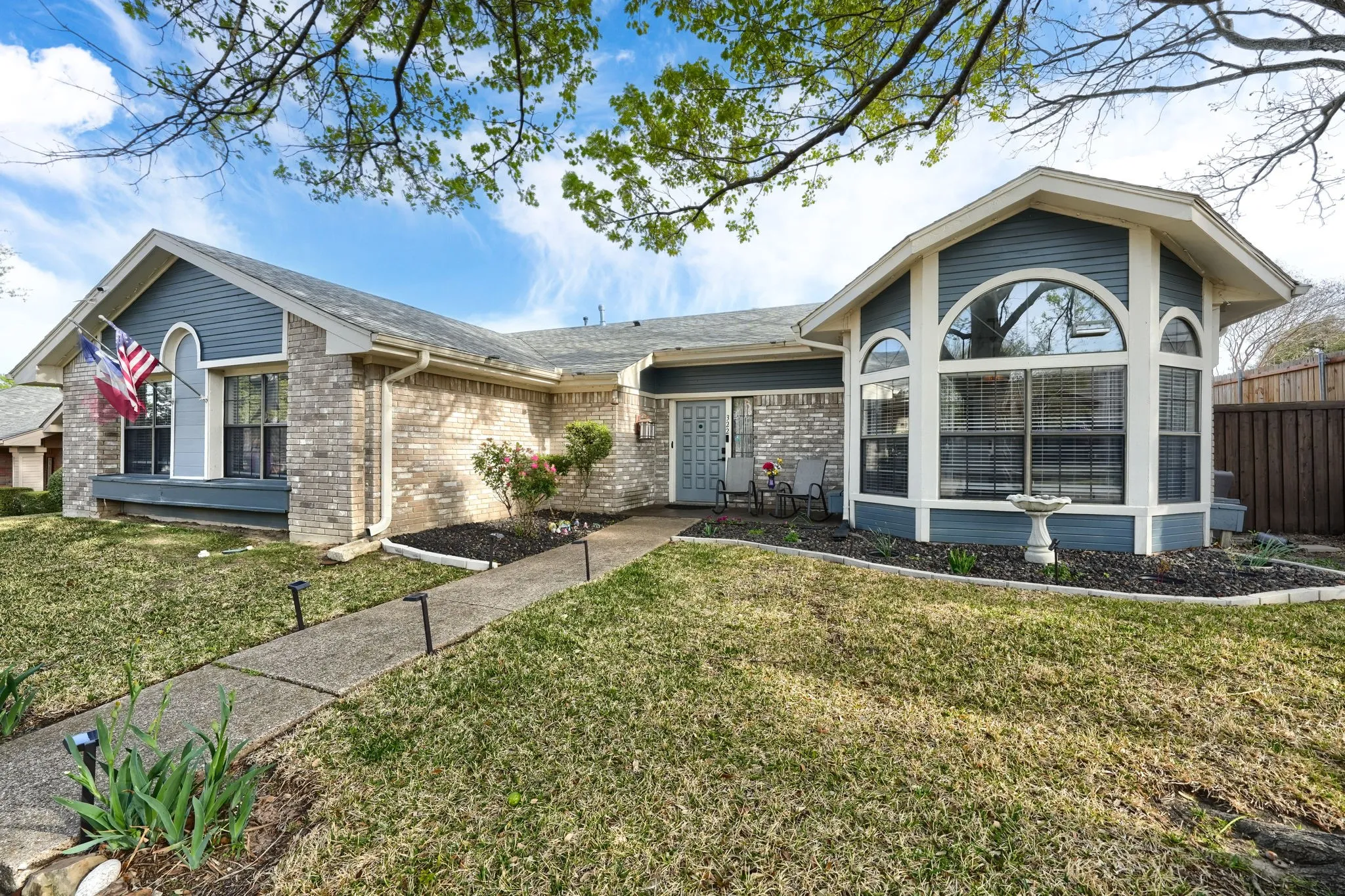 Single Family Residence For Sale in Dallas County , 322 Allegheny Trail Lane, Garland, Texas 75043, 4 Bedroom, 2 Bathroom, 2 Garage spaces, 2,567 Sqft, built in 1985, mls#21407511, Real Estate Agent in Garland, Homes For Sale in Dallas county, Homes For Sale in Garland, Realtor in Garland Texas, Real Estate Brokerage Independent Realty Texas, Luminita Cordes Realtor