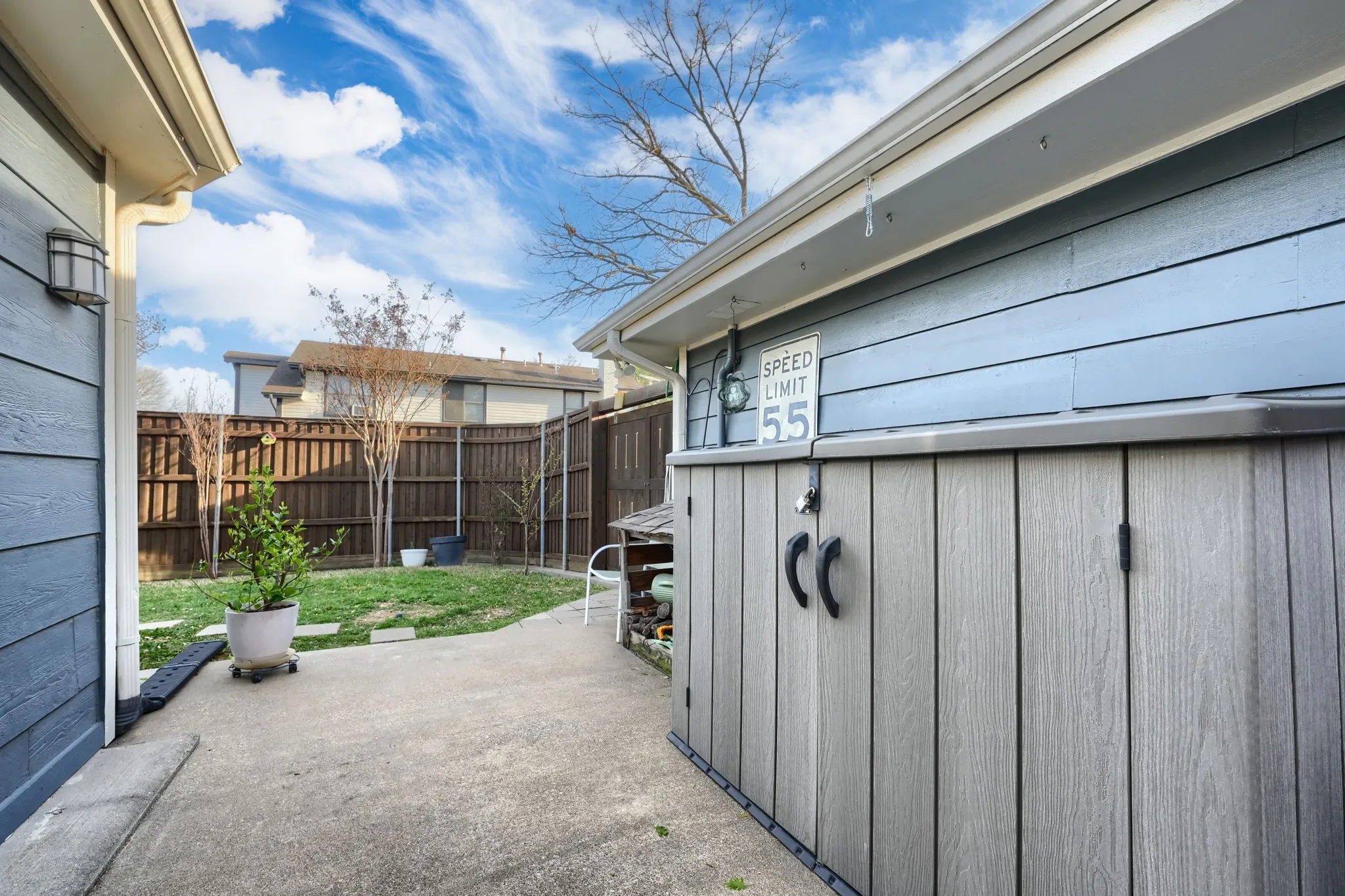 Single Family Residence For Sale in Dallas County , 322 Allegheny Trail Lane, Garland, Texas 75043, 4 Bedroom, 2 Bathroom, 2 Garage spaces, 2,567 Sqft, built in 1985, mls#21407511, Real Estate Agent in Garland, Homes For Sale in Dallas county, Homes For Sale in Garland, Realtor in Garland Texas, Real Estate Brokerage Independent Realty Texas, Luminita Cordes Realtor