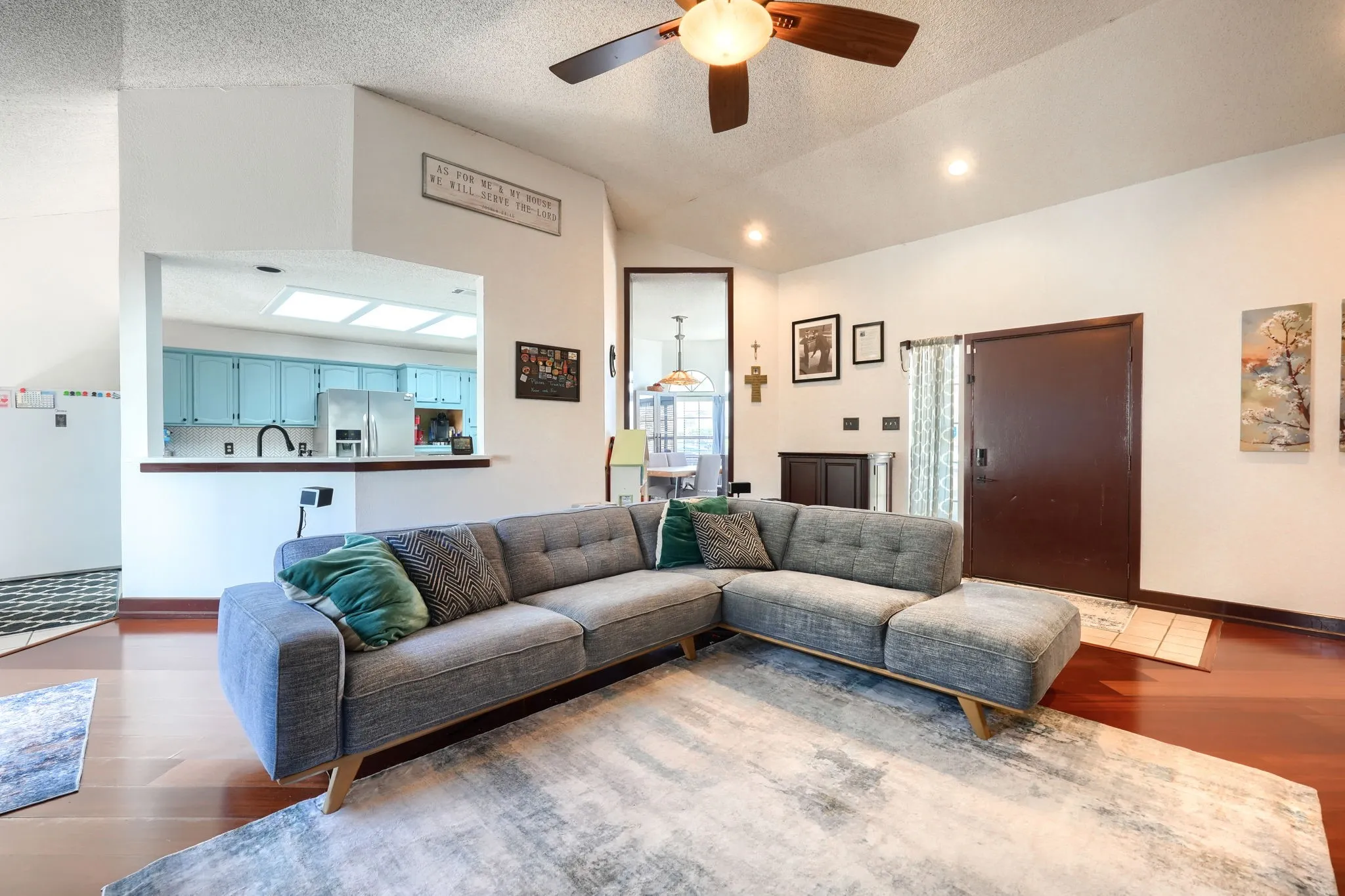 Single Family Residence For Sale in Dallas County , 322 Allegheny Trail Lane, Garland, Texas 75043, 4 Bedroom, 2 Bathroom, 2 Garage spaces, 2,567 Sqft, built in 1985, mls#21407511, Real Estate Agent in Garland, Homes For Sale in Dallas county, Homes For Sale in Garland, Realtor in Garland Texas, Real Estate Brokerage Independent Realty Texas, Luminita Cordes Realtor