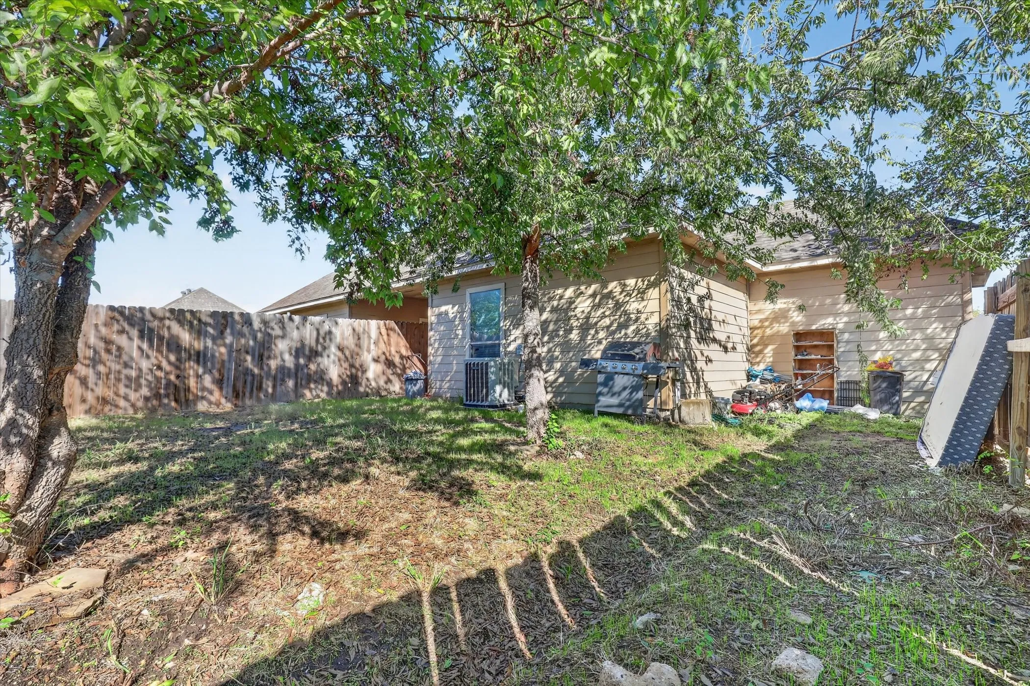 Duplex For Sale in Parker County , 124 Collett Court, Weatherford, Texas 76088, 6 Bedroom, 4 Bathroom, Garage spaces, 0 Sqft, built in 2007, mls#21408953, Real Estate Agent in Weatherford, Homes For Sale in Parker county, Homes For Sale in Weatherford, Realtor in Weatherford Texas, Real Estate Brokerage Independent Realty Texas, Luminita Cordes Realtor