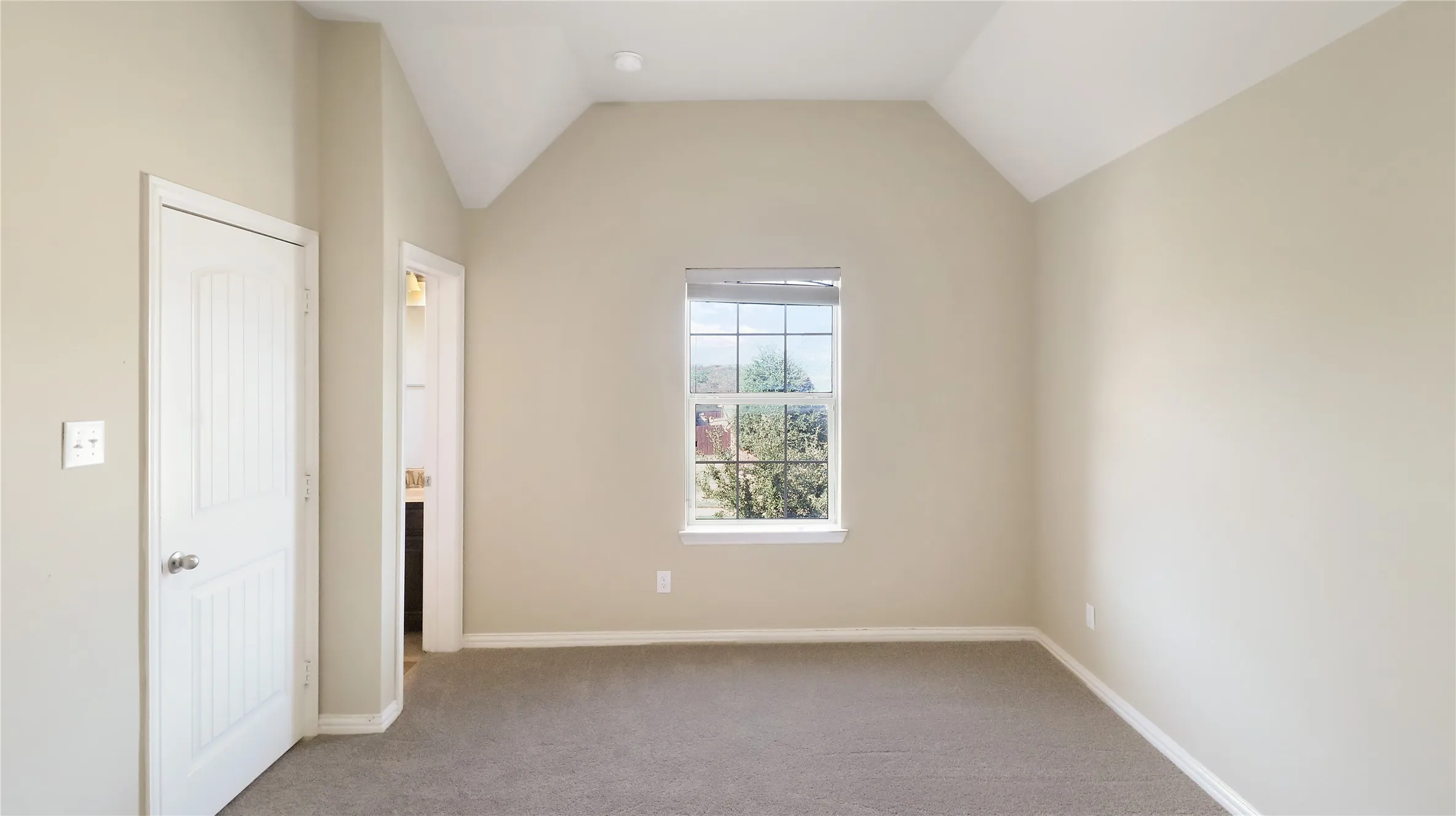 Single Family Residence For Sale in Denton County , 2224 Hideaway Pointe Drive, Little Elm, Texas 75068, 5 Bedroom, 5 Bathroom, 3 Garage spaces, 3,882 Sqft, built in 2012, mls#21408964, Real Estate Agent in Little Elm, Homes For Sale in Denton county, Homes For Sale in Little Elm, Realtor in Little Elm Texas, Real Estate Brokerage Independent Realty Texas, Luminita Cordes Realtor