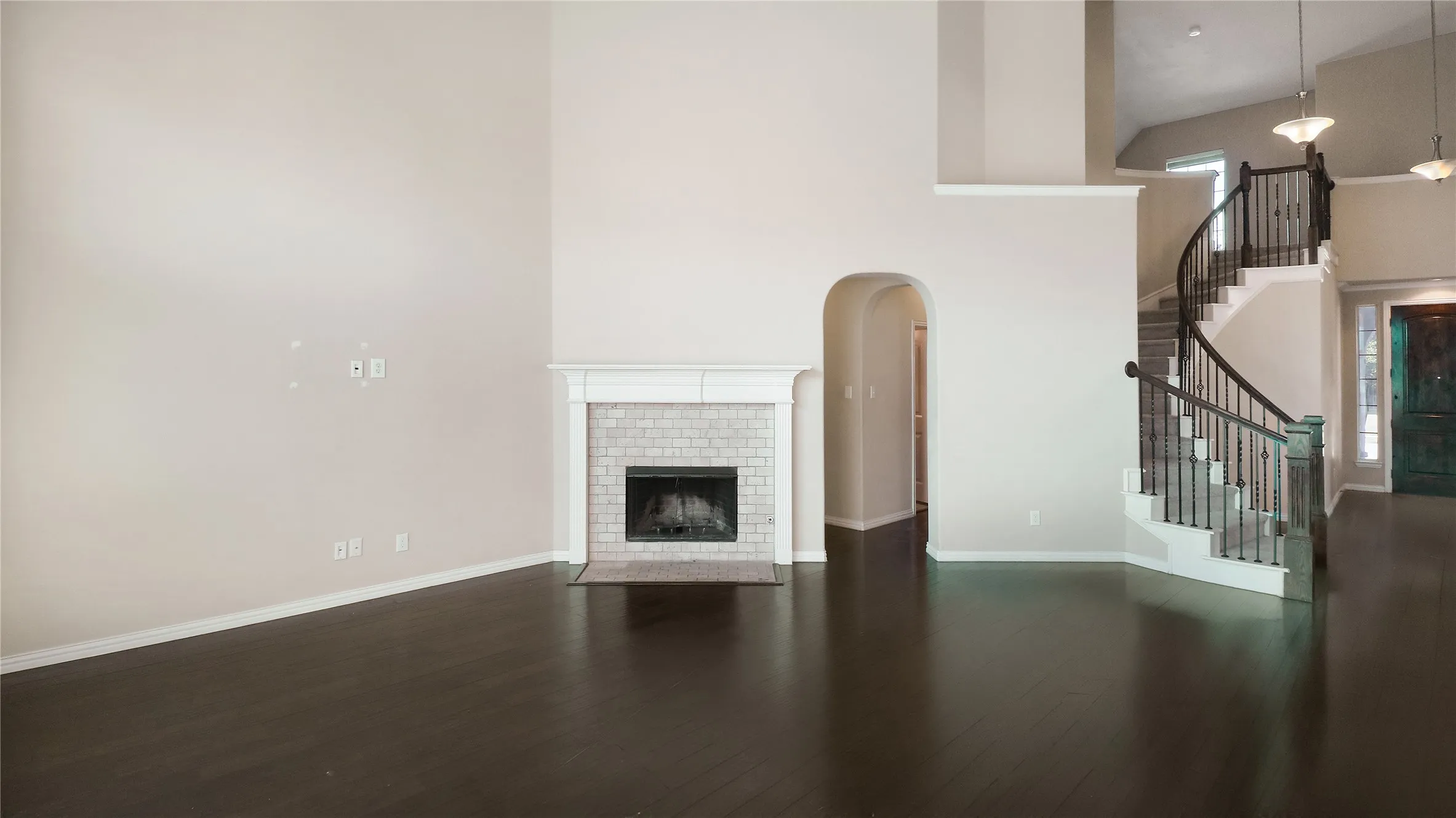 Single Family Residence For Sale in Denton County , 2224 Hideaway Pointe Drive, Little Elm, Texas 75068, 5 Bedroom, 5 Bathroom, 3 Garage spaces, 3,882 Sqft, built in 2012, mls#21408964, Real Estate Agent in Little Elm, Homes For Sale in Denton county, Homes For Sale in Little Elm, Realtor in Little Elm Texas, Real Estate Brokerage Independent Realty Texas, Luminita Cordes Realtor
