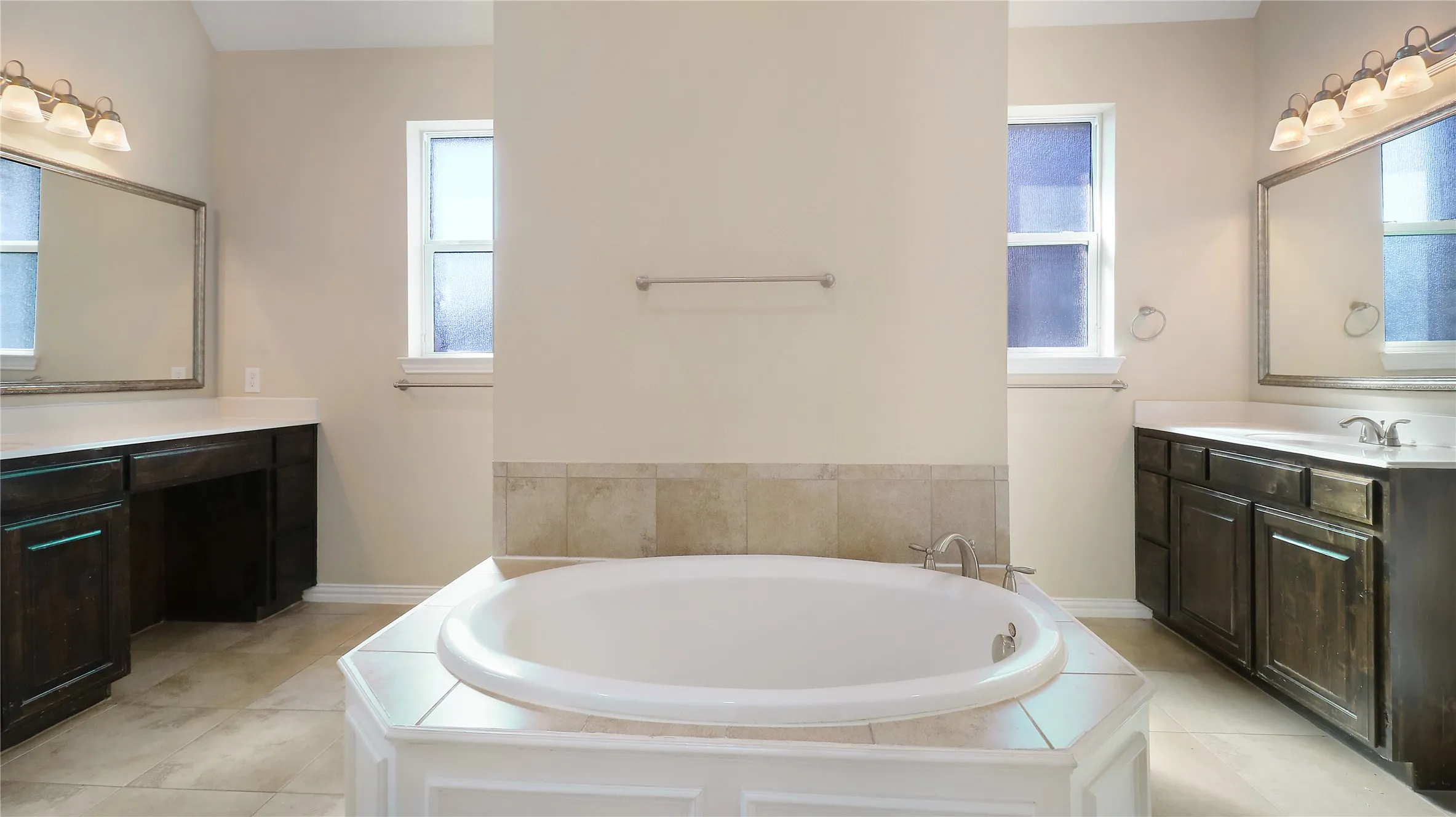 Single Family Residence For Sale in Denton County , 2224 Hideaway Pointe Drive, Little Elm, Texas 75068, 5 Bedroom, 5 Bathroom, 3 Garage spaces, 3,882 Sqft, built in 2012, mls#21408964, Real Estate Agent in Little Elm, Homes For Sale in Denton county, Homes For Sale in Little Elm, Realtor in Little Elm Texas, Real Estate Brokerage Independent Realty Texas, Luminita Cordes Realtor