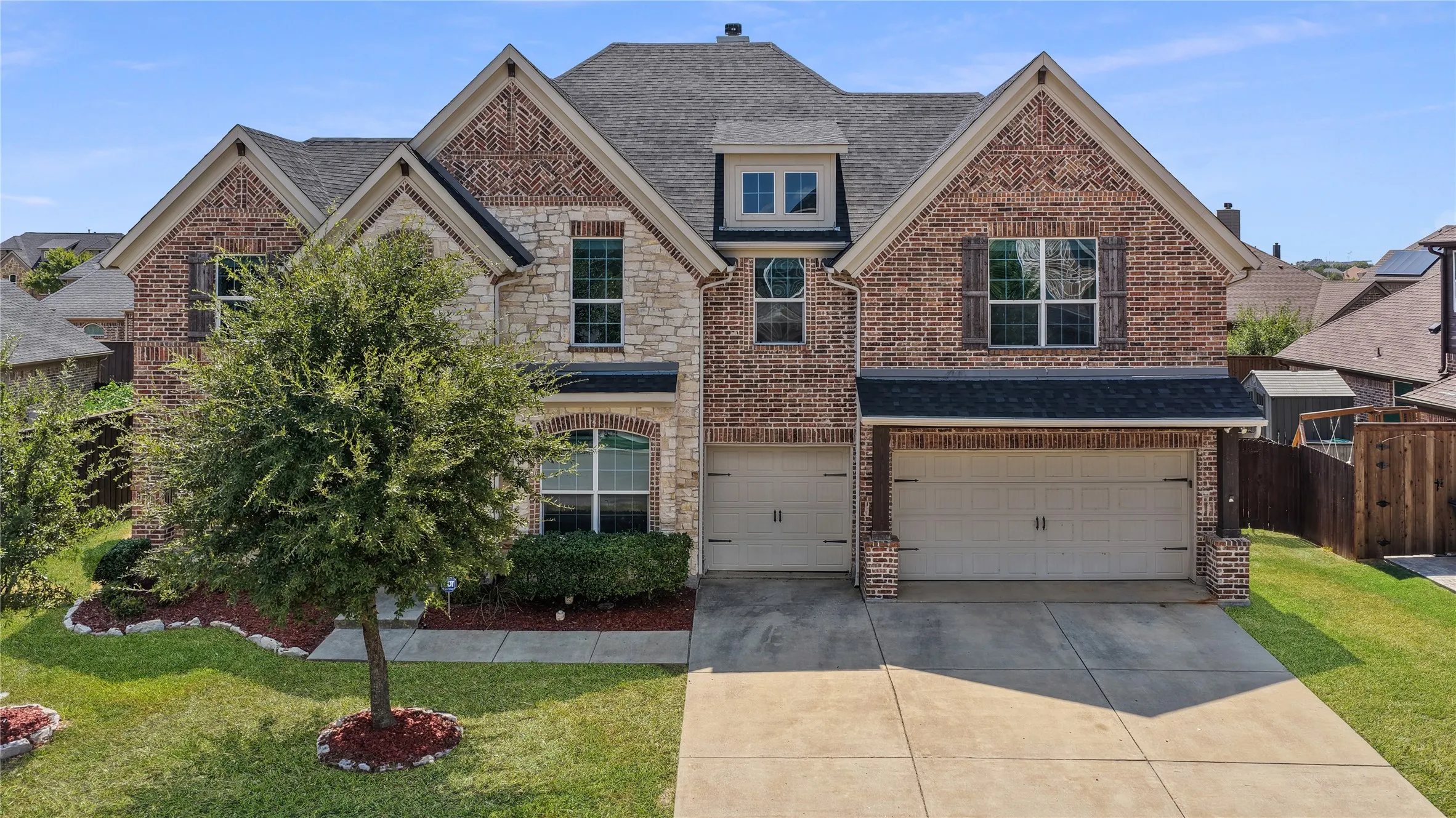 Single Family Residence For Sale in Denton County , 2224 Hideaway Pointe Drive, Little Elm, Texas 75068, 5 Bedroom, 5 Bathroom, 3 Garage spaces, 3,882 Sqft, built in 2012, mls#21408964, Real Estate Agent in Little Elm, Homes For Sale in Denton county, Homes For Sale in Little Elm, Realtor in Little Elm Texas, Real Estate Brokerage Independent Realty Texas, Luminita Cordes Realtor