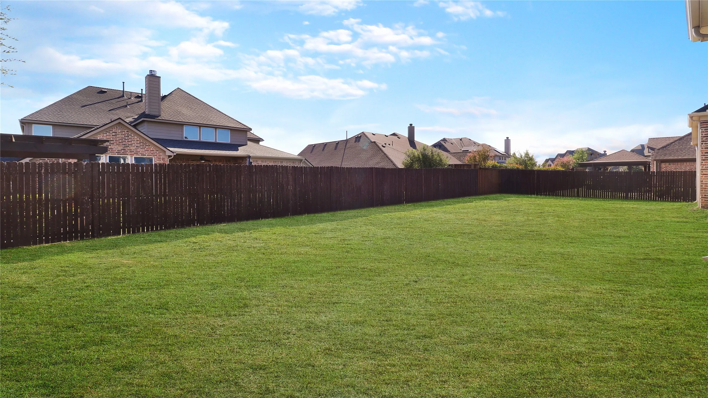 Single Family Residence For Sale in Denton County , 2224 Hideaway Pointe Drive, Little Elm, Texas 75068, 5 Bedroom, 5 Bathroom, 3 Garage spaces, 3,882 Sqft, built in 2012, mls#21408964, Real Estate Agent in Little Elm, Homes For Sale in Denton county, Homes For Sale in Little Elm, Realtor in Little Elm Texas, Real Estate Brokerage Independent Realty Texas, Luminita Cordes Realtor