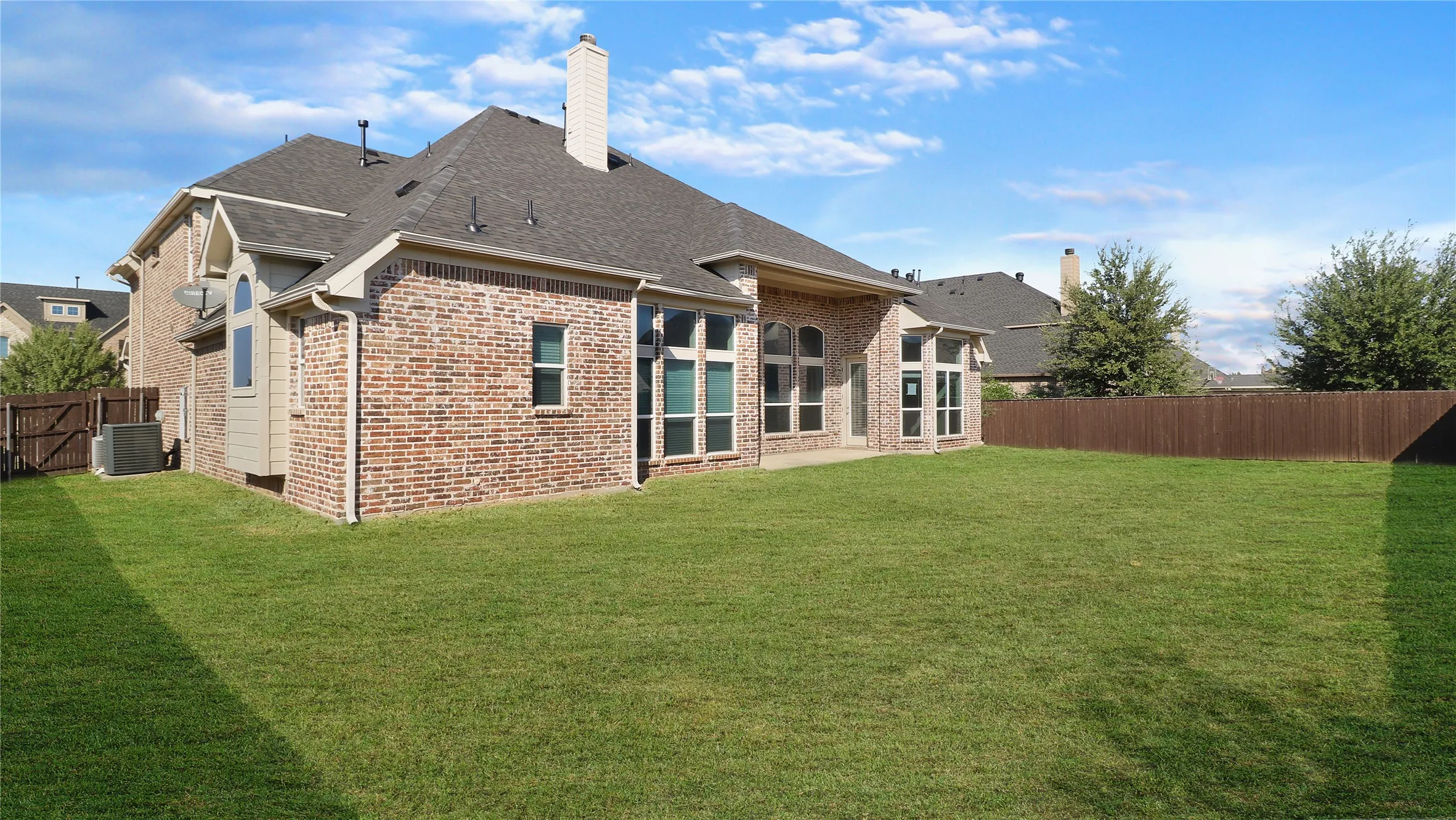 Single Family Residence For Sale in Denton County , 2224 Hideaway Pointe Drive, Little Elm, Texas 75068, 5 Bedroom, 5 Bathroom, 3 Garage spaces, 3,882 Sqft, built in 2012, mls#21408964, Real Estate Agent in Little Elm, Homes For Sale in Denton county, Homes For Sale in Little Elm, Realtor in Little Elm Texas, Real Estate Brokerage Independent Realty Texas, Luminita Cordes Realtor