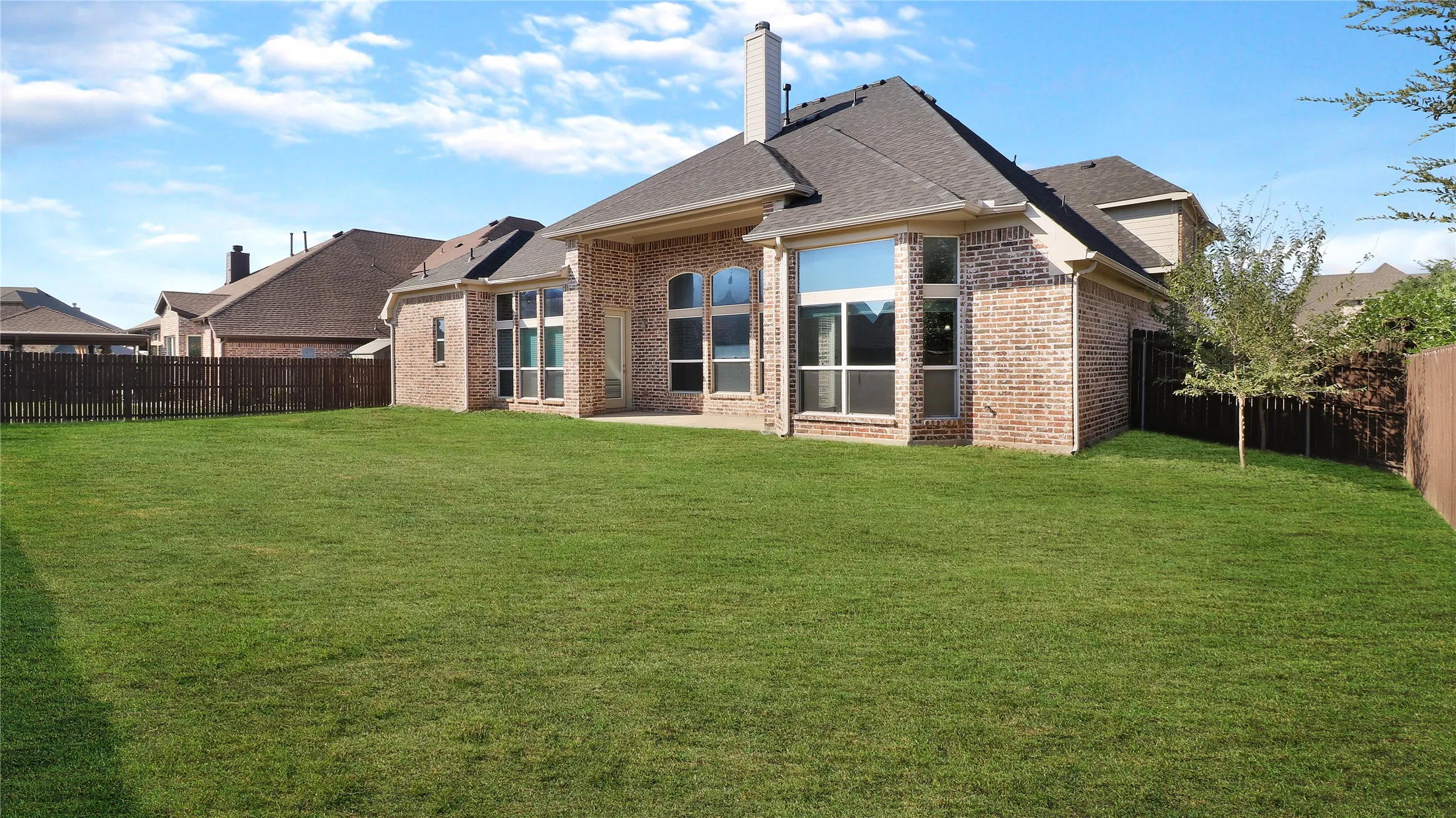 Single Family Residence For Sale in Denton County , 2224 Hideaway Pointe Drive, Little Elm, Texas 75068, 5 Bedroom, 5 Bathroom, 3 Garage spaces, 3,882 Sqft, built in 2012, mls#21408964, Real Estate Agent in Little Elm, Homes For Sale in Denton county, Homes For Sale in Little Elm, Realtor in Little Elm Texas, Real Estate Brokerage Independent Realty Texas, Luminita Cordes Realtor