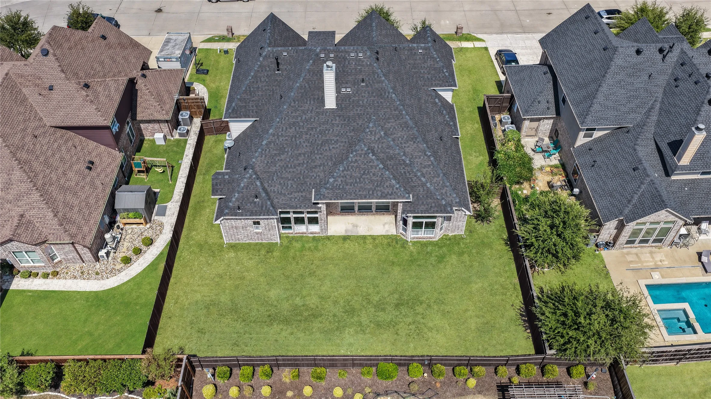 Single Family Residence For Sale in Denton County , 2224 Hideaway Pointe Drive, Little Elm, Texas 75068, 5 Bedroom, 5 Bathroom, 3 Garage spaces, 3,882 Sqft, built in 2012, mls#21408964, Real Estate Agent in Little Elm, Homes For Sale in Denton county, Homes For Sale in Little Elm, Realtor in Little Elm Texas, Real Estate Brokerage Independent Realty Texas, Luminita Cordes Realtor