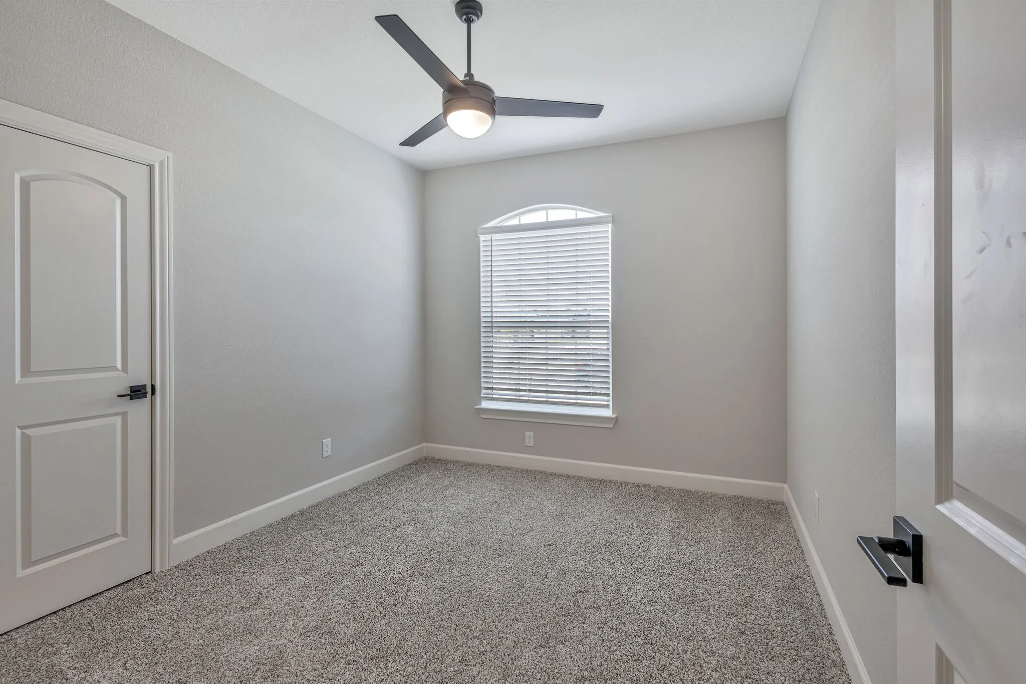 Single Family Residence For Sale in Collin County , 829 Calhoun Drive, Anna, Texas 75409, 4 Bedroom, 2 Bathroom, 2 Garage spaces, 2,025 Sqft, built in 2023, mls#21408954, Real Estate Agent in Anna, Homes For Sale in Collin county, Homes For Sale in Anna, Realtor in Anna Texas, Real Estate Brokerage Independent Realty Texas, Luminita Cordes Realtor