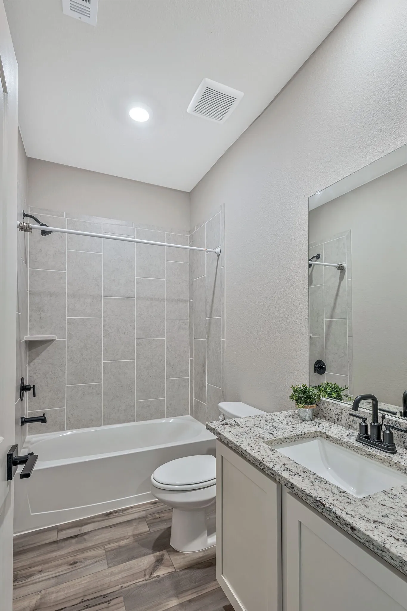 Single Family Residence For Sale in Collin County , 829 Calhoun Drive, Anna, Texas 75409, 4 Bedroom, 2 Bathroom, 2 Garage spaces, 2,025 Sqft, built in 2023, mls#21408954, Real Estate Agent in Anna, Homes For Sale in Collin county, Homes For Sale in Anna, Realtor in Anna Texas, Real Estate Brokerage Independent Realty Texas, Luminita Cordes Realtor