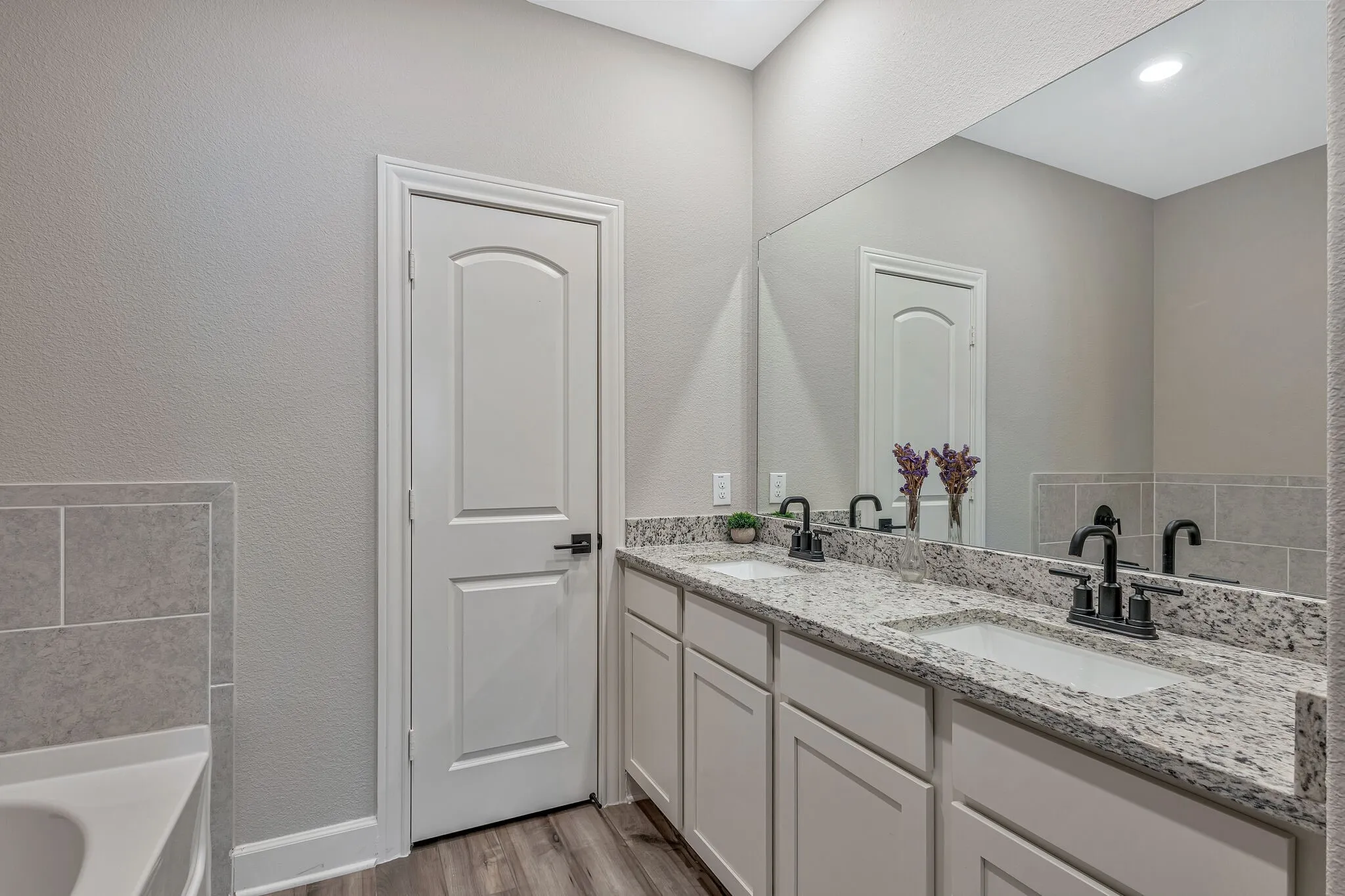 Single Family Residence For Sale in Collin County , 829 Calhoun Drive, Anna, Texas 75409, 4 Bedroom, 2 Bathroom, 2 Garage spaces, 2,025 Sqft, built in 2023, mls#21408954, Real Estate Agent in Anna, Homes For Sale in Collin county, Homes For Sale in Anna, Realtor in Anna Texas, Real Estate Brokerage Independent Realty Texas, Luminita Cordes Realtor