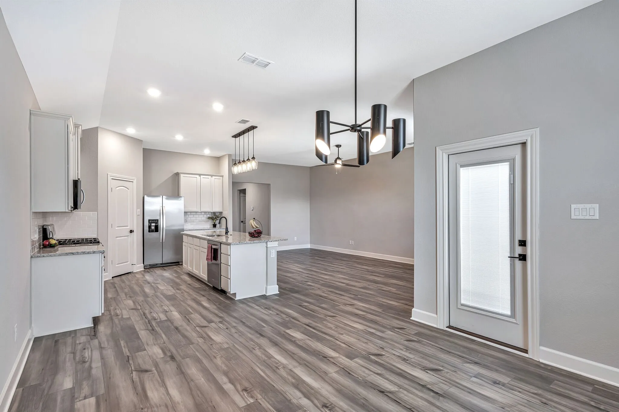 Single Family Residence For Sale in Collin County , 829 Calhoun Drive, Anna, Texas 75409, 4 Bedroom, 2 Bathroom, 2 Garage spaces, 2,025 Sqft, built in 2023, mls#21408954, Real Estate Agent in Anna, Homes For Sale in Collin county, Homes For Sale in Anna, Realtor in Anna Texas, Real Estate Brokerage Independent Realty Texas, Luminita Cordes Realtor