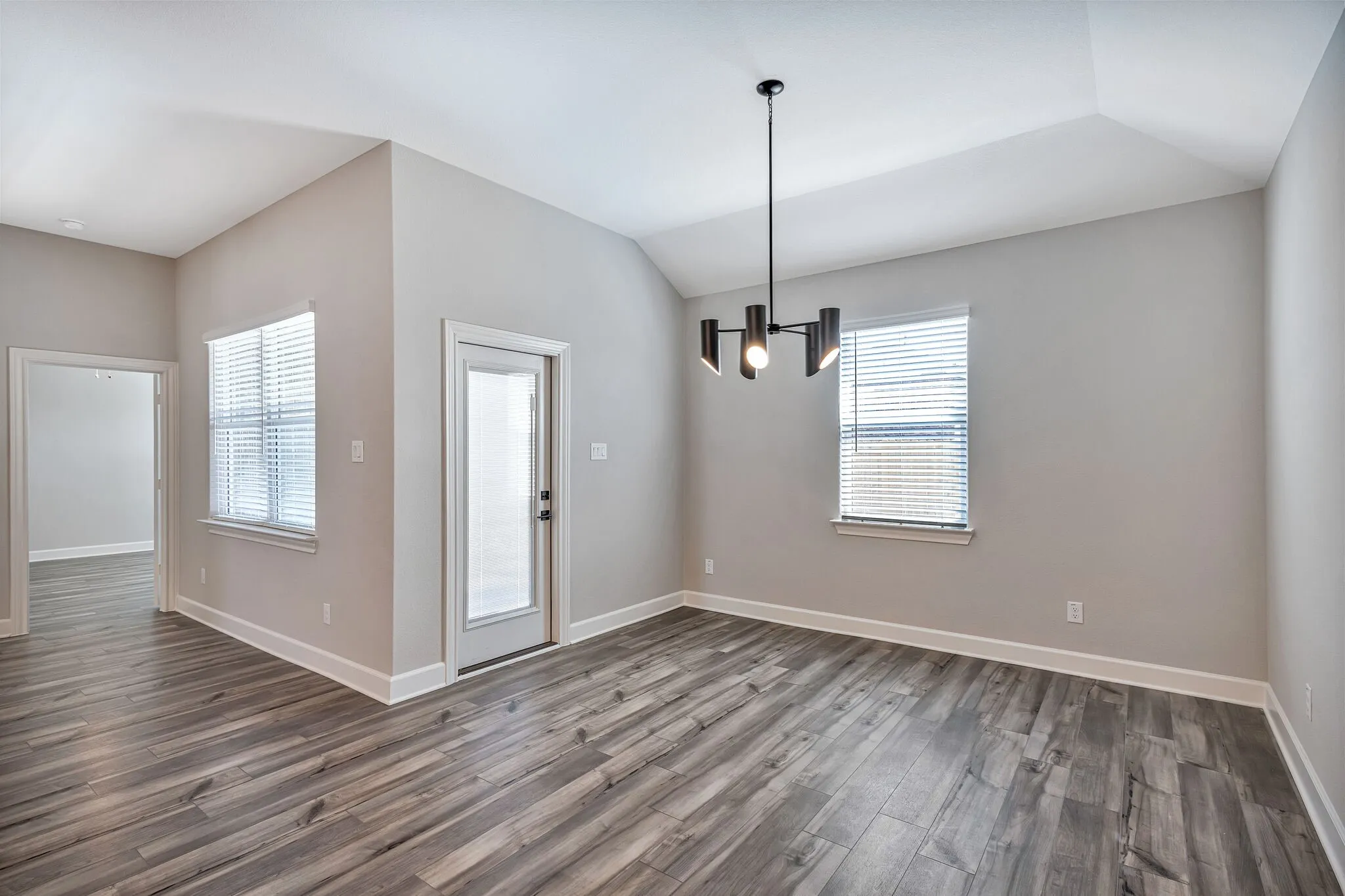 Single Family Residence For Sale in Collin County , 829 Calhoun Drive, Anna, Texas 75409, 4 Bedroom, 2 Bathroom, 2 Garage spaces, 2,025 Sqft, built in 2023, mls#21408954, Real Estate Agent in Anna, Homes For Sale in Collin county, Homes For Sale in Anna, Realtor in Anna Texas, Real Estate Brokerage Independent Realty Texas, Luminita Cordes Realtor