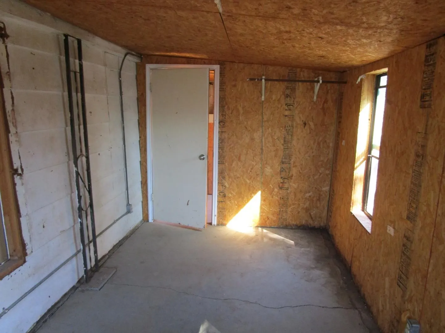 Single Family Residence For Sale in Haskell County , 208 N Avenue E, Haskell, Texas 79521, 3 Bedroom, 3 Bathroom, Garage spaces, 2,063 Sqft, built in 1920, mls#21408969, Real Estate Agent in Haskell, Homes For Sale in Haskell county, Homes For Sale in Haskell, Realtor in Haskell Texas, Real Estate Brokerage Independent Realty Texas, Luminita Cordes Realtor