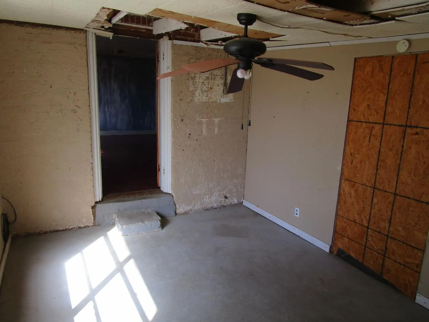 Single Family Residence For Sale in Haskell County , 208 N Avenue E, Haskell, Texas 79521, 3 Bedroom, 3 Bathroom, Garage spaces, 2,063 Sqft, built in 1920, mls#21408969, Real Estate Agent in Haskell, Homes For Sale in Haskell county, Homes For Sale in Haskell, Realtor in Haskell Texas, Real Estate Brokerage Independent Realty Texas, Luminita Cordes Realtor