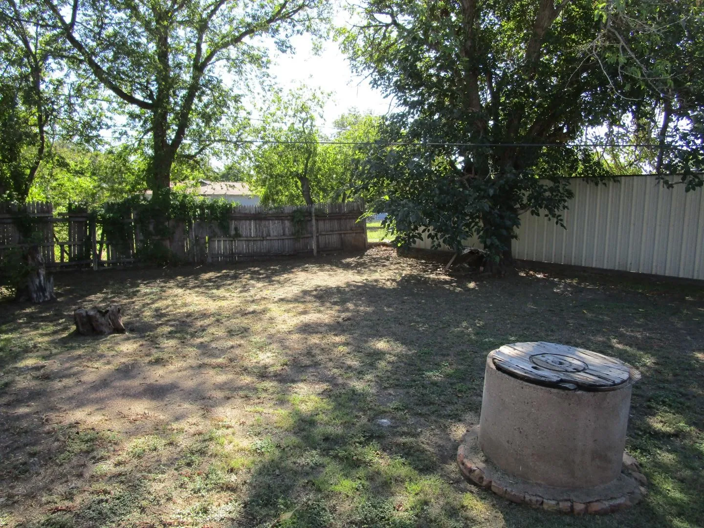 Single Family Residence For Sale in Haskell County , 208 N Avenue E, Haskell, Texas 79521, 3 Bedroom, 3 Bathroom, Garage spaces, 2,063 Sqft, built in 1920, mls#21408969, Real Estate Agent in Haskell, Homes For Sale in Haskell county, Homes For Sale in Haskell, Realtor in Haskell Texas, Real Estate Brokerage Independent Realty Texas, Luminita Cordes Realtor
