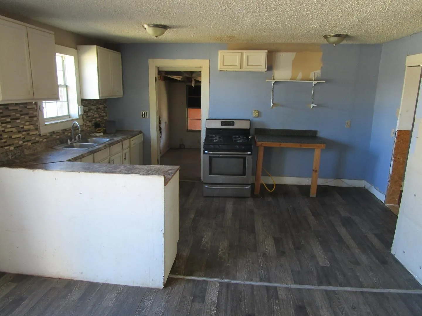Single Family Residence For Sale in Haskell County , 208 N Avenue E, Haskell, Texas 79521, 3 Bedroom, 3 Bathroom, Garage spaces, 2,063 Sqft, built in 1920, mls#21408969, Real Estate Agent in Haskell, Homes For Sale in Haskell county, Homes For Sale in Haskell, Realtor in Haskell Texas, Real Estate Brokerage Independent Realty Texas, Luminita Cordes Realtor