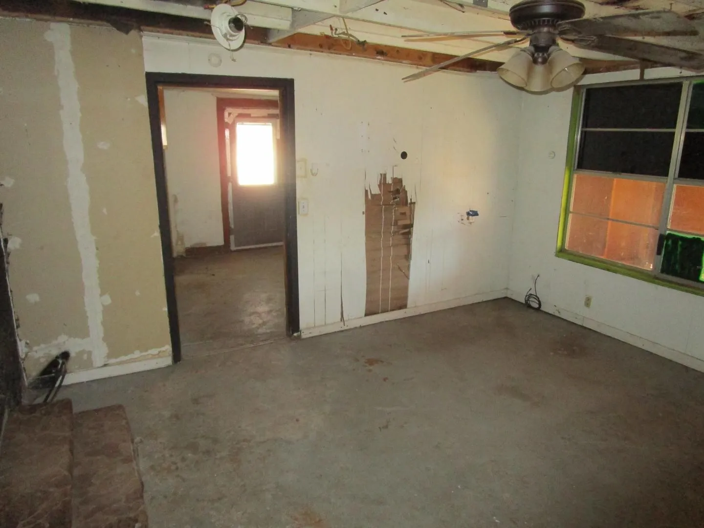 Single Family Residence For Sale in Haskell County , 208 N Avenue E, Haskell, Texas 79521, 3 Bedroom, 3 Bathroom, Garage spaces, 2,063 Sqft, built in 1920, mls#21408969, Real Estate Agent in Haskell, Homes For Sale in Haskell county, Homes For Sale in Haskell, Realtor in Haskell Texas, Real Estate Brokerage Independent Realty Texas, Luminita Cordes Realtor