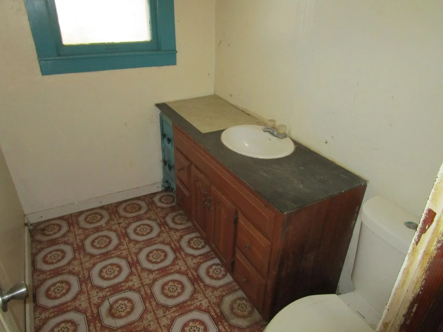Single Family Residence For Sale in Haskell County , 208 N Avenue E, Haskell, Texas 79521, 3 Bedroom, 3 Bathroom, Garage spaces, 2,063 Sqft, built in 1920, mls#21408969, Real Estate Agent in Haskell, Homes For Sale in Haskell county, Homes For Sale in Haskell, Realtor in Haskell Texas, Real Estate Brokerage Independent Realty Texas, Luminita Cordes Realtor