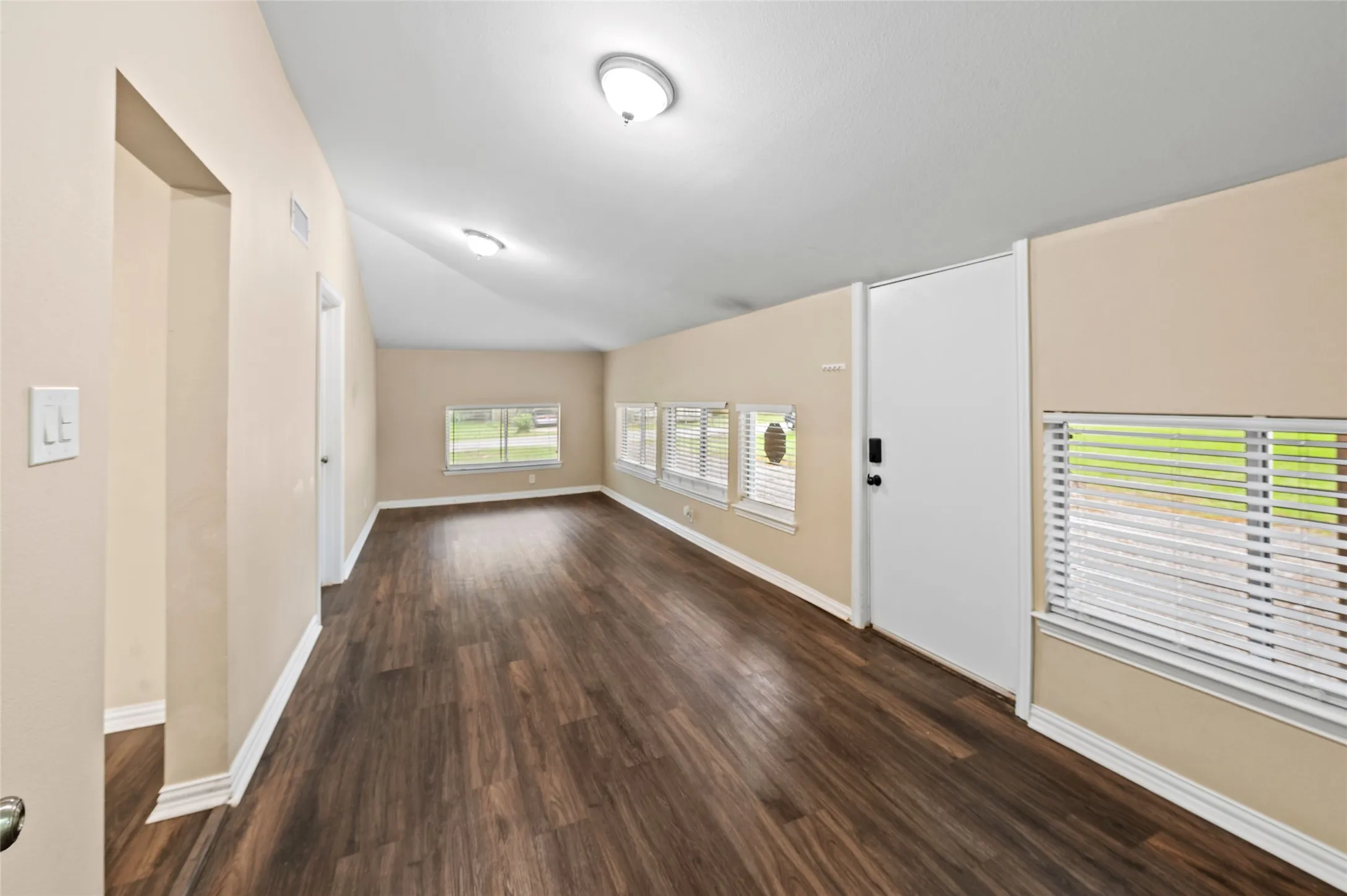 Single Family Residence For Rent in Wood County , 401 Central, Quitman, Texas 75783, 2 Bedroom, 1 Bathroom, Garage spaces, 1,398 Sqft, built in 0, mls#21408972, Real Estate Agent in Quitman, Homes For Rent in Wood county, Homes For Rent in Quitman, Realtor in Quitman Texas, Real Estate Brokerage Independent Realty Texas, Luminita Cordes Realtor
