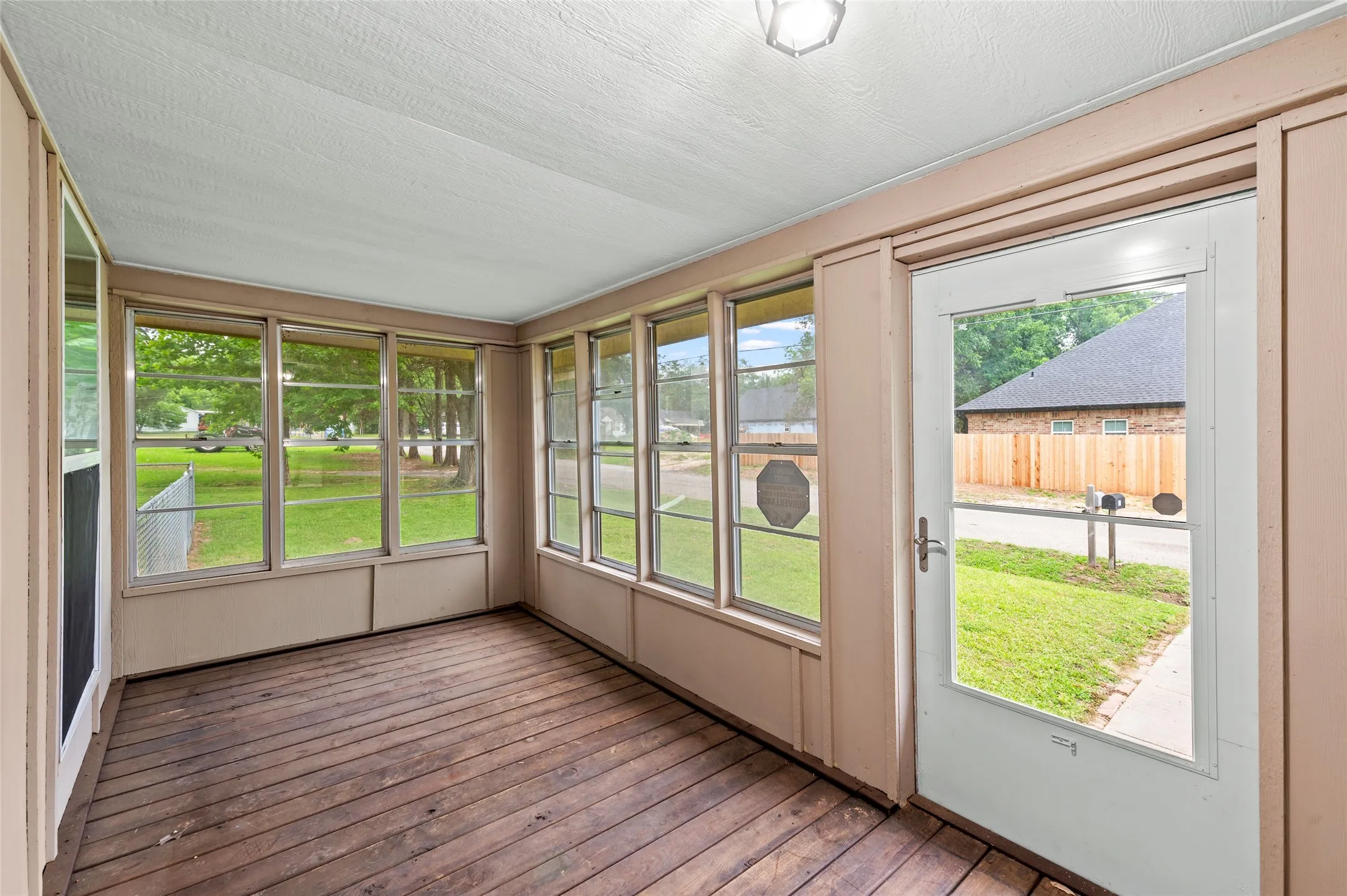 Single Family Residence For Rent in Wood County , 401 Central, Quitman, Texas 75783, 2 Bedroom, 1 Bathroom, Garage spaces, 1,398 Sqft, built in 0, mls#21408972, Real Estate Agent in Quitman, Homes For Rent in Wood county, Homes For Rent in Quitman, Realtor in Quitman Texas, Real Estate Brokerage Independent Realty Texas, Luminita Cordes Realtor