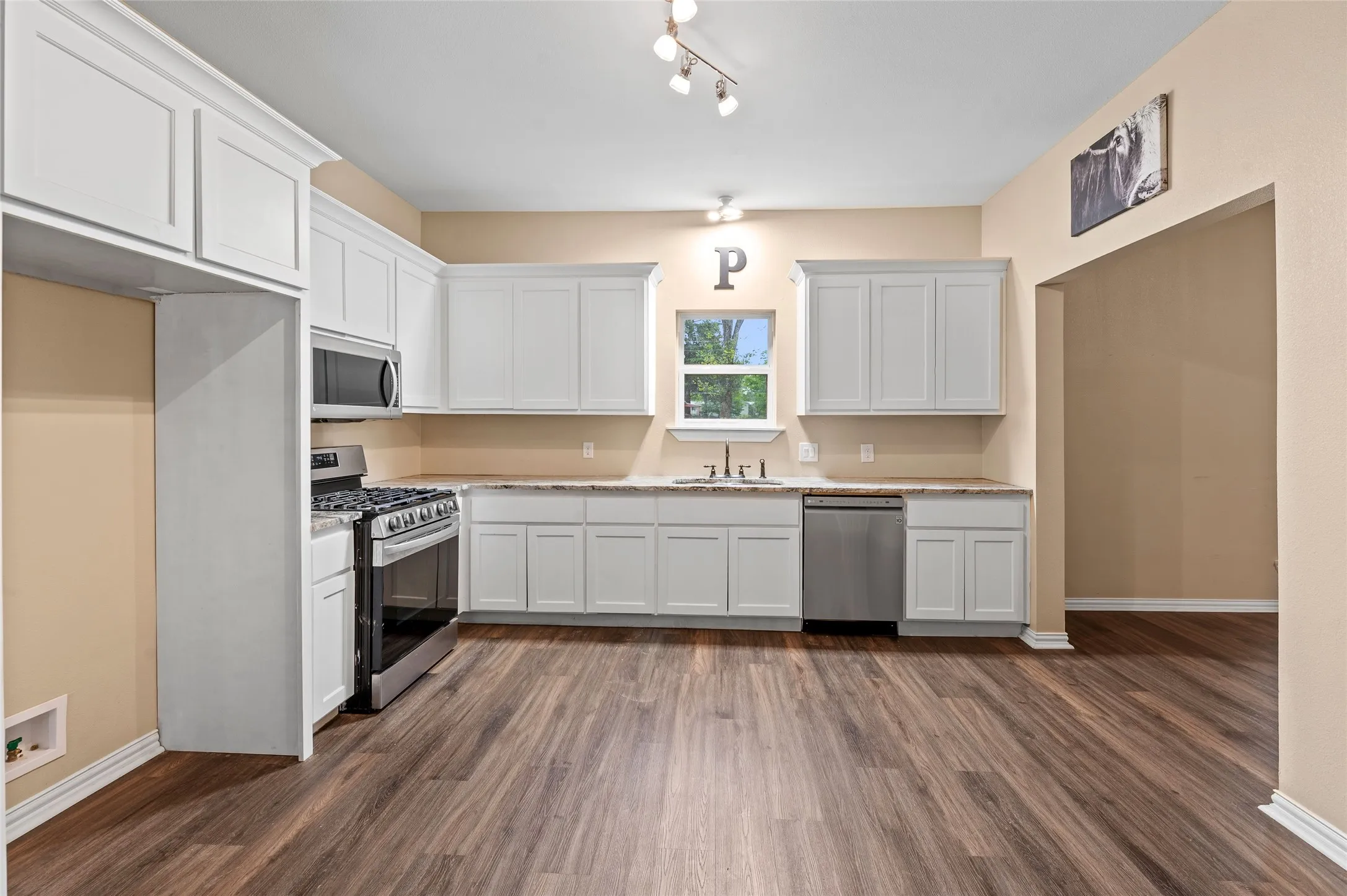 Single Family Residence For Rent in Wood County , 401 Central, Quitman, Texas 75783, 2 Bedroom, 1 Bathroom, Garage spaces, 1,398 Sqft, built in 0, mls#21408972, Real Estate Agent in Quitman, Homes For Rent in Wood county, Homes For Rent in Quitman, Realtor in Quitman Texas, Real Estate Brokerage Independent Realty Texas, Luminita Cordes Realtor