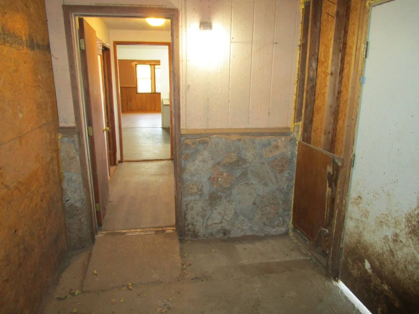 Single Family Residence For Sale in Foard County , 120 N 6th Street, Crowell, Texas 79227, 3 Bedroom, 2 Bathroom, 1 Garage spaces, 1,264 Sqft, built in 1940, mls#21408973, Real Estate Agent in Crowell, Homes For Sale in Foard county, Homes For Sale in Crowell, Realtor in Crowell Texas, Real Estate Brokerage Independent Realty Texas, Luminita Cordes Realtor