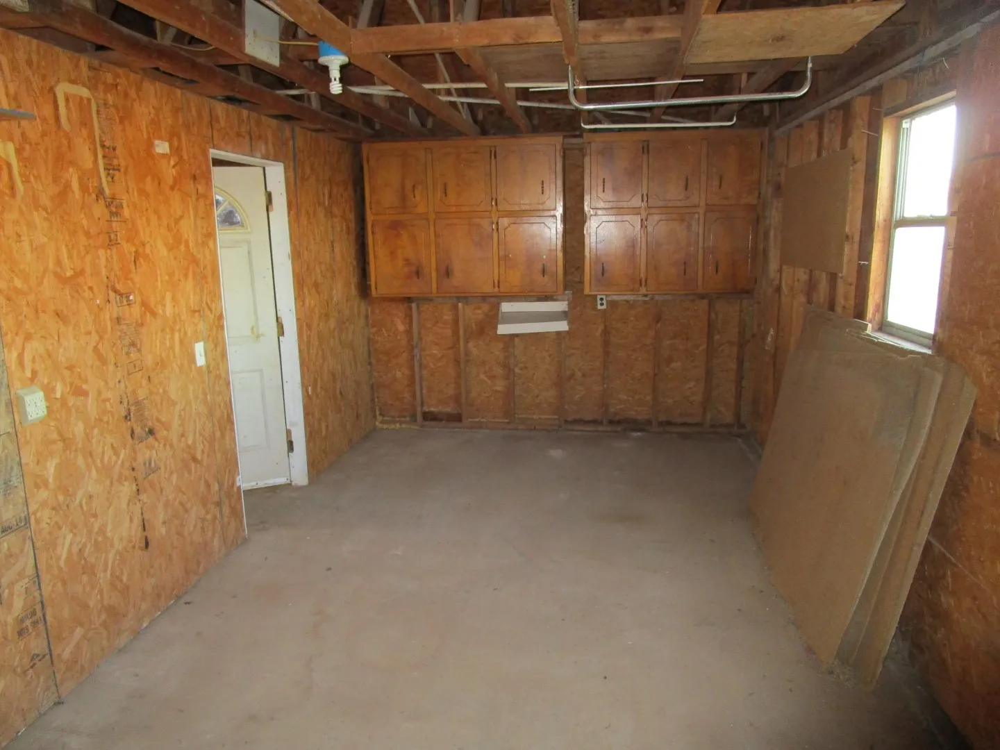 Single Family Residence For Sale in Foard County , 120 N 6th Street, Crowell, Texas 79227, 3 Bedroom, 2 Bathroom, 1 Garage spaces, 1,264 Sqft, built in 1940, mls#21408973, Real Estate Agent in Crowell, Homes For Sale in Foard county, Homes For Sale in Crowell, Realtor in Crowell Texas, Real Estate Brokerage Independent Realty Texas, Luminita Cordes Realtor