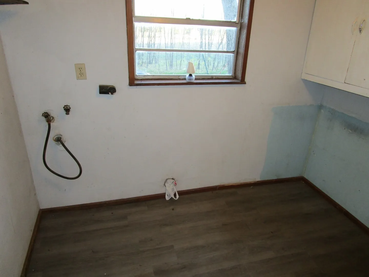 Single Family Residence For Sale in Foard County , 120 N 6th Street, Crowell, Texas 79227, 3 Bedroom, 2 Bathroom, 1 Garage spaces, 1,264 Sqft, built in 1940, mls#21408973, Real Estate Agent in Crowell, Homes For Sale in Foard county, Homes For Sale in Crowell, Realtor in Crowell Texas, Real Estate Brokerage Independent Realty Texas, Luminita Cordes Realtor