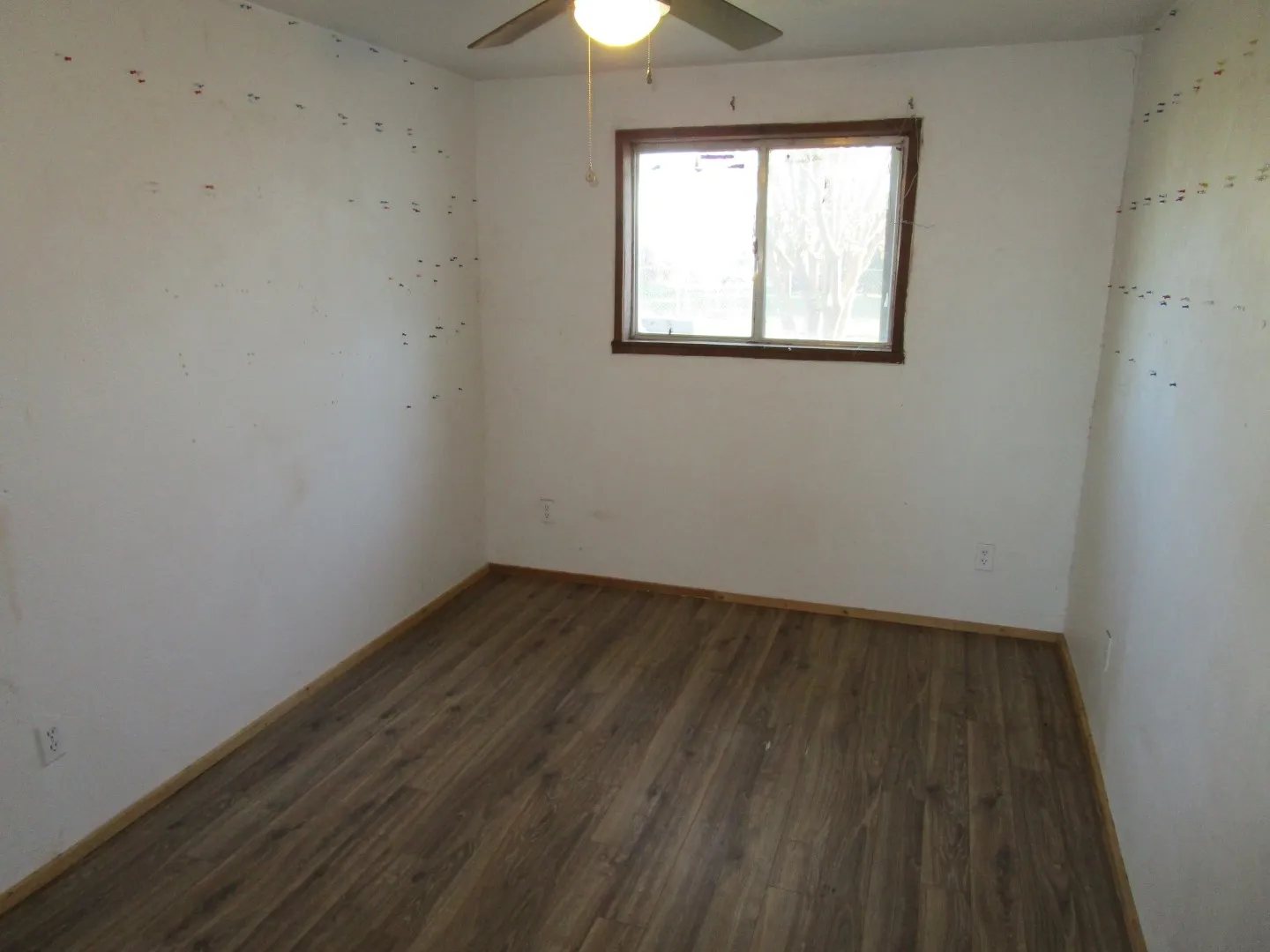 Single Family Residence For Sale in Foard County , 120 N 6th Street, Crowell, Texas 79227, 3 Bedroom, 2 Bathroom, 1 Garage spaces, 1,264 Sqft, built in 1940, mls#21408973, Real Estate Agent in Crowell, Homes For Sale in Foard county, Homes For Sale in Crowell, Realtor in Crowell Texas, Real Estate Brokerage Independent Realty Texas, Luminita Cordes Realtor