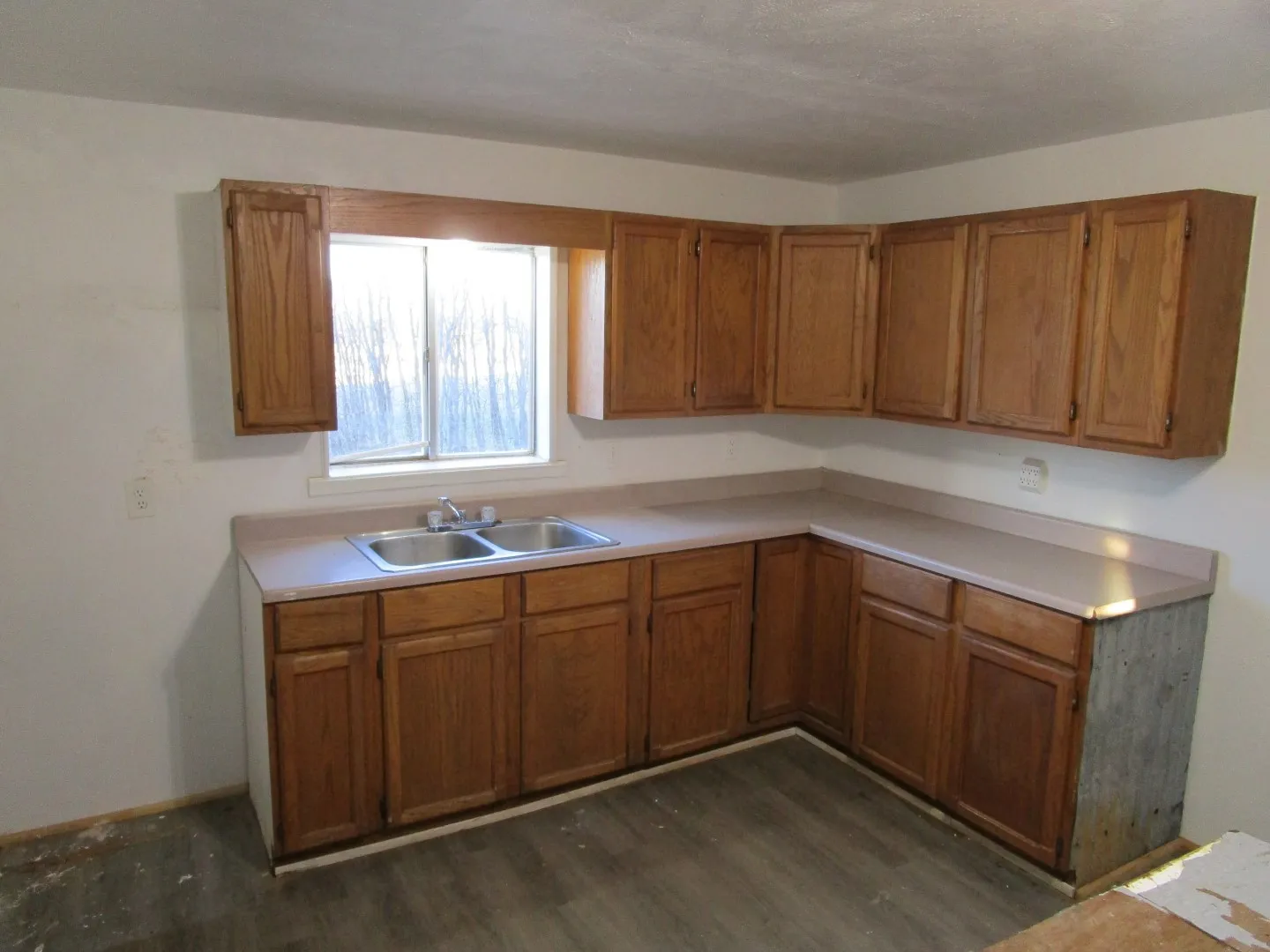 Single Family Residence For Sale in Foard County , 120 N 6th Street, Crowell, Texas 79227, 3 Bedroom, 2 Bathroom, 1 Garage spaces, 1,264 Sqft, built in 1940, mls#21408973, Real Estate Agent in Crowell, Homes For Sale in Foard county, Homes For Sale in Crowell, Realtor in Crowell Texas, Real Estate Brokerage Independent Realty Texas, Luminita Cordes Realtor