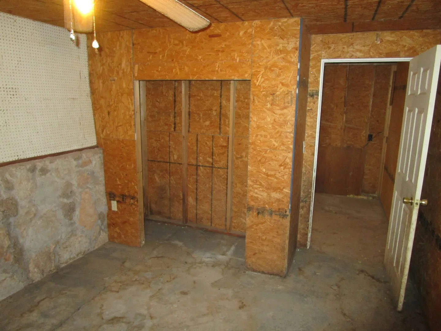 Single Family Residence For Sale in Foard County , 120 N 6th Street, Crowell, Texas 79227, 3 Bedroom, 2 Bathroom, 1 Garage spaces, 1,264 Sqft, built in 1940, mls#21408973, Real Estate Agent in Crowell, Homes For Sale in Foard county, Homes For Sale in Crowell, Realtor in Crowell Texas, Real Estate Brokerage Independent Realty Texas, Luminita Cordes Realtor