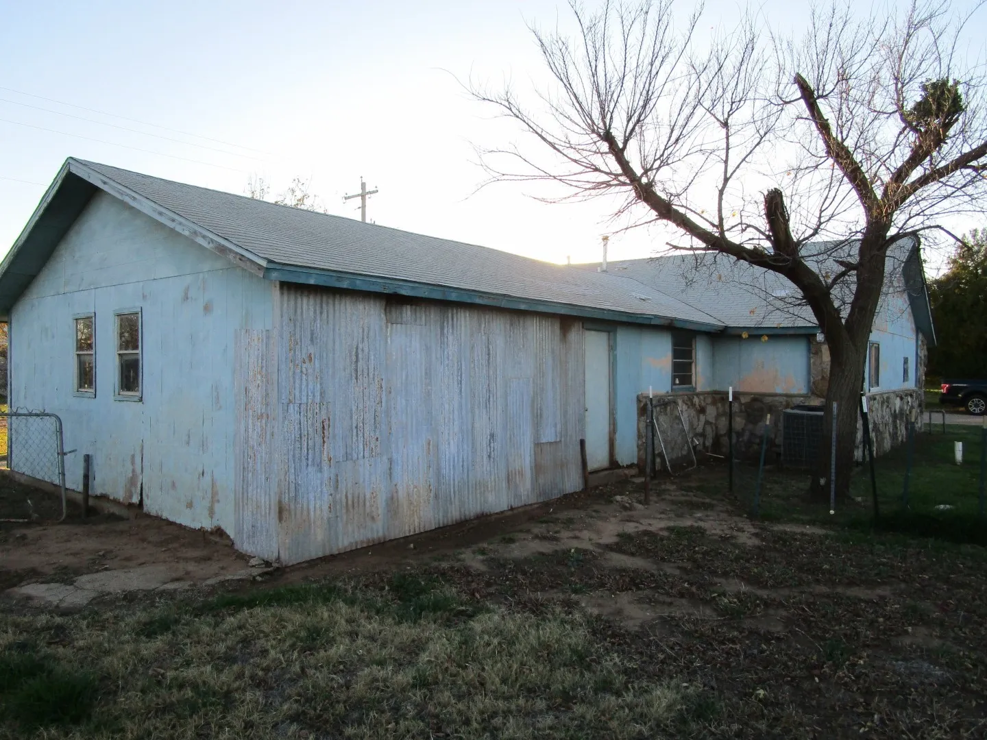 Single Family Residence For Sale in Foard County , 120 N 6th Street, Crowell, Texas 79227, 3 Bedroom, 2 Bathroom, 1 Garage spaces, 1,264 Sqft, built in 1940, mls#21408973, Real Estate Agent in Crowell, Homes For Sale in Foard county, Homes For Sale in Crowell, Realtor in Crowell Texas, Real Estate Brokerage Independent Realty Texas, Luminita Cordes Realtor