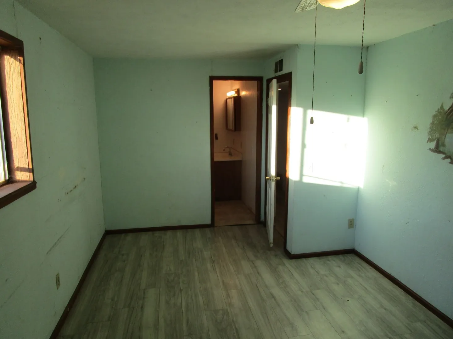 Single Family Residence For Sale in Foard County , 120 N 6th Street, Crowell, Texas 79227, 3 Bedroom, 2 Bathroom, 1 Garage spaces, 1,264 Sqft, built in 1940, mls#21408973, Real Estate Agent in Crowell, Homes For Sale in Foard county, Homes For Sale in Crowell, Realtor in Crowell Texas, Real Estate Brokerage Independent Realty Texas, Luminita Cordes Realtor