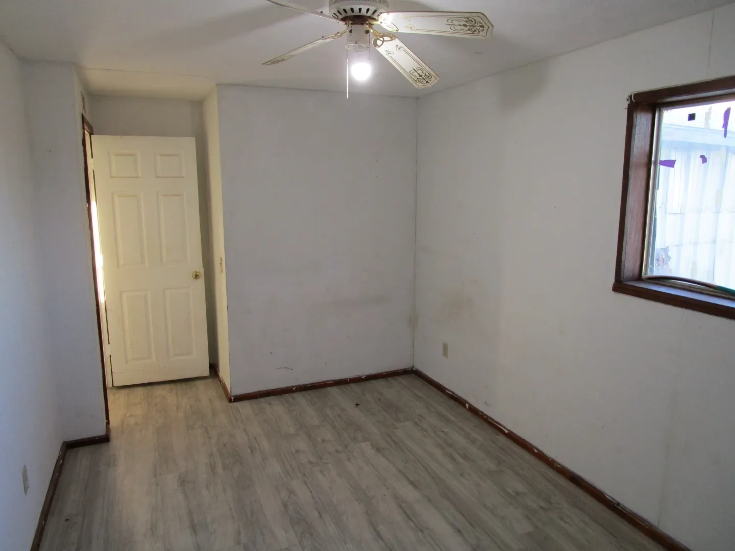 Single Family Residence For Sale in Foard County , 120 N 6th Street, Crowell, Texas 79227, 3 Bedroom, 2 Bathroom, 1 Garage spaces, 1,264 Sqft, built in 1940, mls#21408973, Real Estate Agent in Crowell, Homes For Sale in Foard county, Homes For Sale in Crowell, Realtor in Crowell Texas, Real Estate Brokerage Independent Realty Texas, Luminita Cordes Realtor