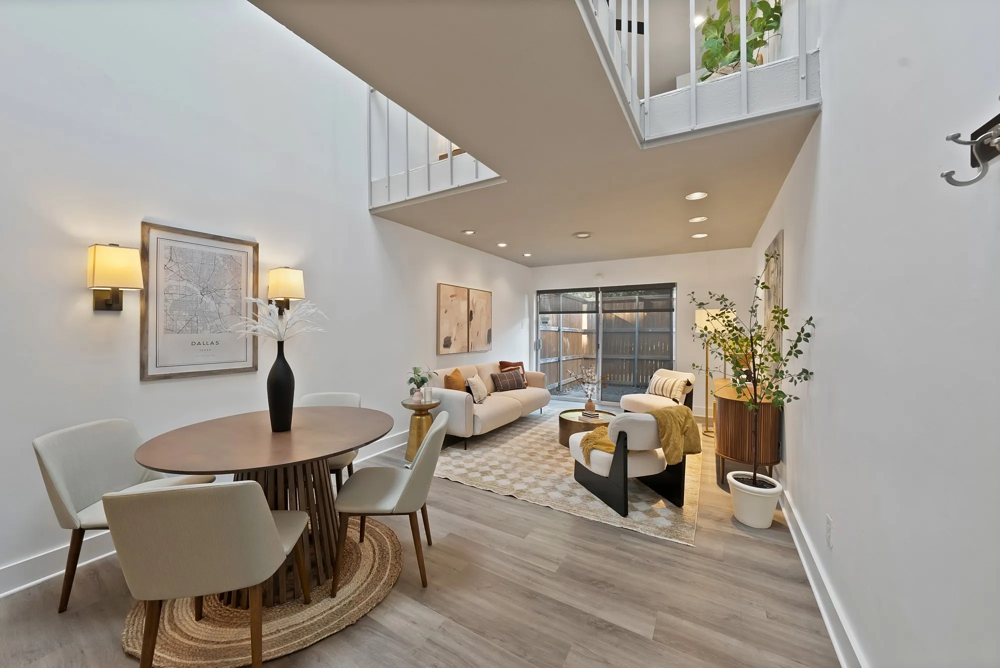 Condominium For Sale in Dallas County , 4003 Gilbert Avenue 10, Dallas, Texas 75219, 1 Bedroom, 1 Bathroom, Garage spaces, 700 Sqft, built in 1972, mls#21394241, Real Estate Agent in Dallas, Homes For Sale in Dallas county, Homes For Sale in Dallas, Realtor in Dallas Texas, Real Estate Brokerage Independent Realty Texas, Luminita Cordes Realtor