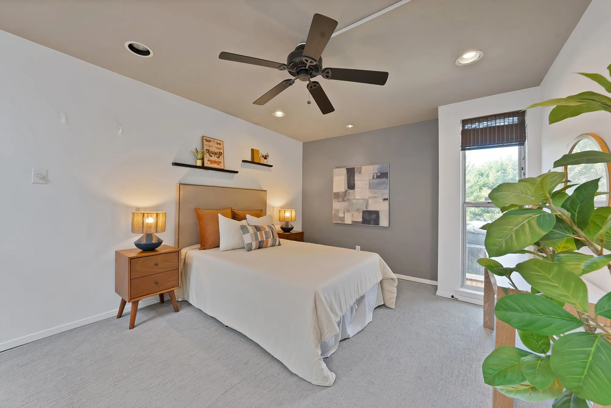 Condominium For Sale in Dallas County , 4003 Gilbert Avenue 10, Dallas, Texas 75219, 1 Bedroom, 1 Bathroom, Garage spaces, 700 Sqft, built in 1972, mls#21394241, Real Estate Agent in Dallas, Homes For Sale in Dallas county, Homes For Sale in Dallas, Realtor in Dallas Texas, Real Estate Brokerage Independent Realty Texas, Luminita Cordes Realtor