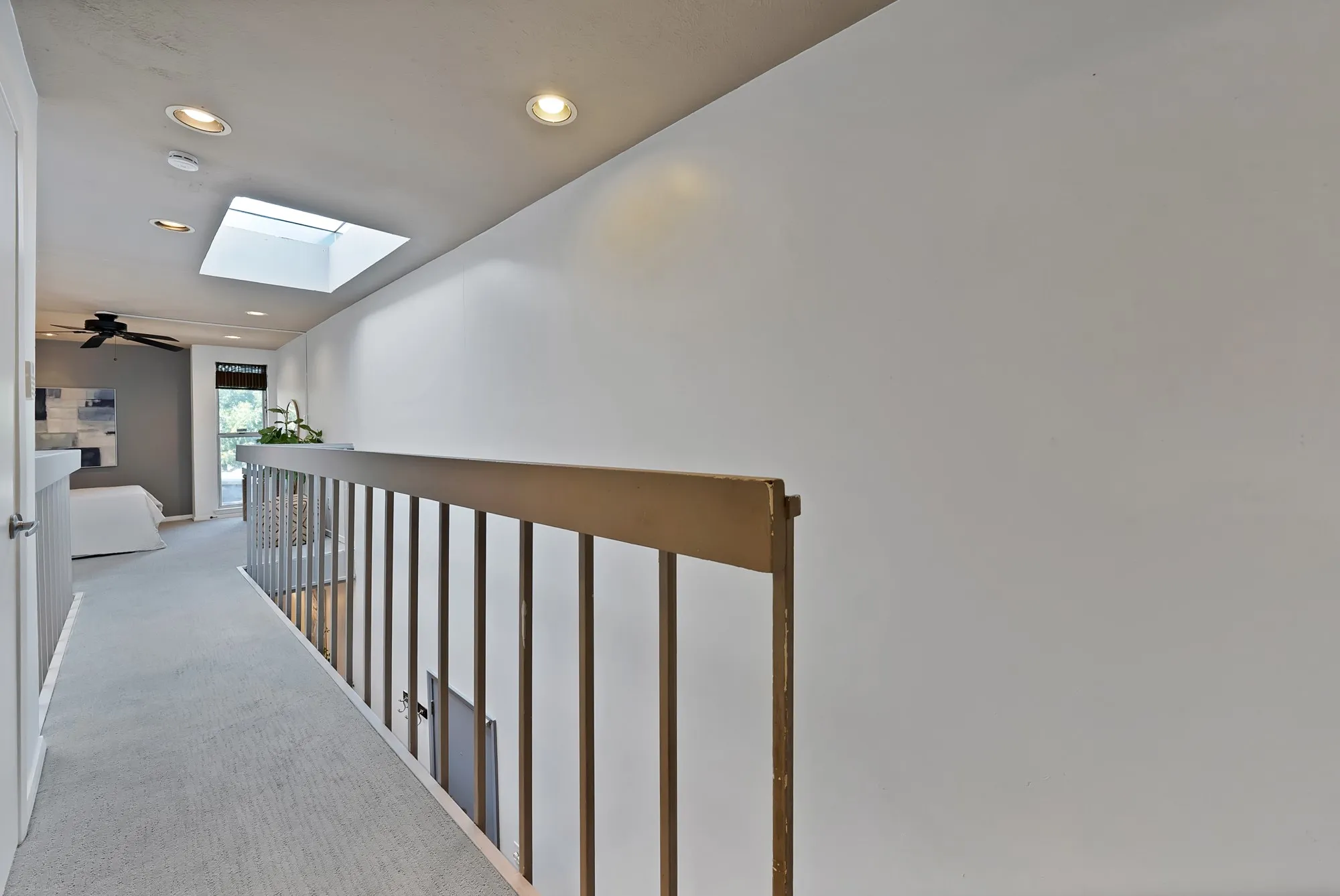 Condominium For Sale in Dallas County , 4003 Gilbert Avenue 10, Dallas, Texas 75219, 1 Bedroom, 1 Bathroom, Garage spaces, 700 Sqft, built in 1972, mls#21394241, Real Estate Agent in Dallas, Homes For Sale in Dallas county, Homes For Sale in Dallas, Realtor in Dallas Texas, Real Estate Brokerage Independent Realty Texas, Luminita Cordes Realtor