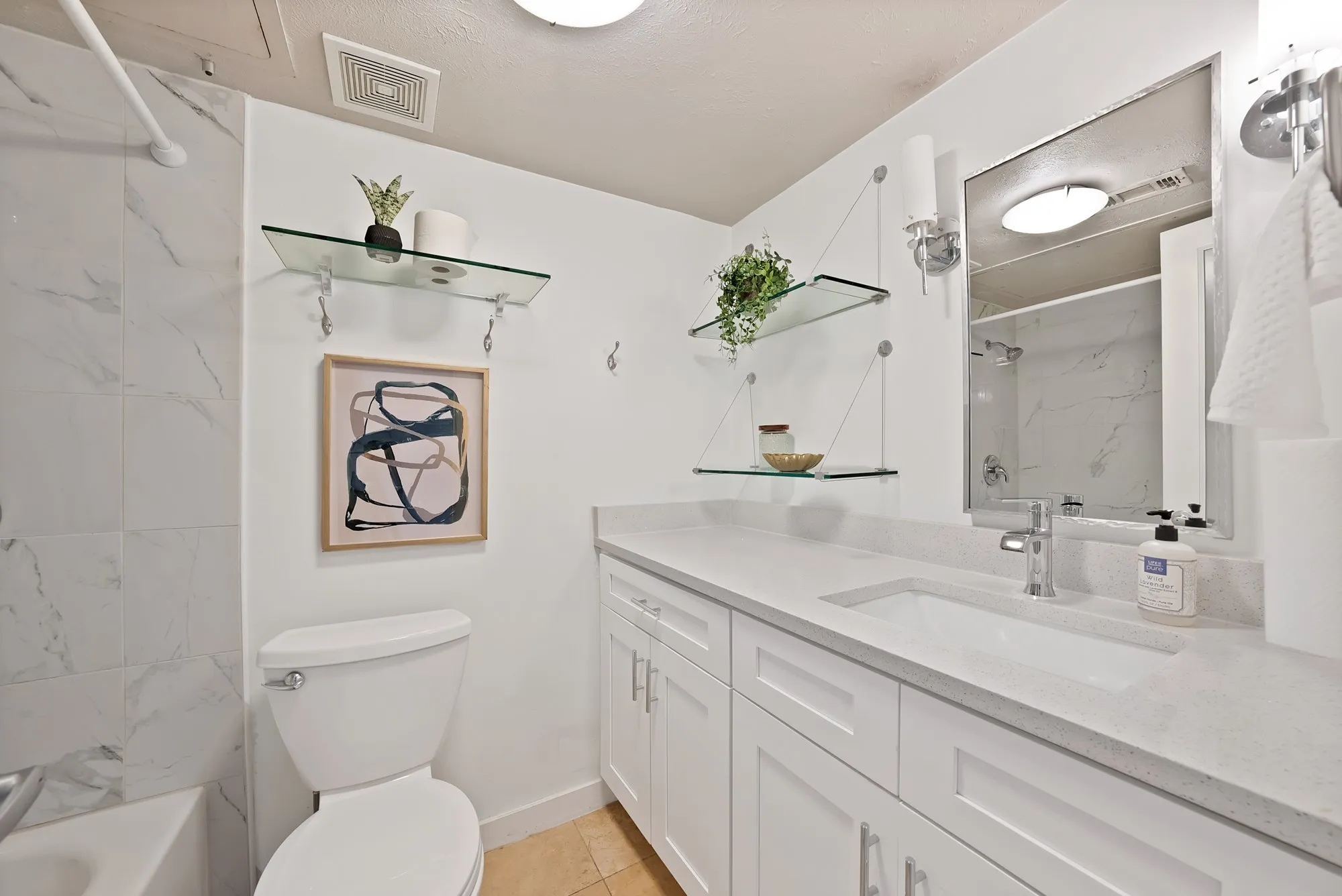 Condominium For Sale in Dallas County , 4003 Gilbert Avenue 10, Dallas, Texas 75219, 1 Bedroom, 1 Bathroom, Garage spaces, 700 Sqft, built in 1972, mls#21394241, Real Estate Agent in Dallas, Homes For Sale in Dallas county, Homes For Sale in Dallas, Realtor in Dallas Texas, Real Estate Brokerage Independent Realty Texas, Luminita Cordes Realtor