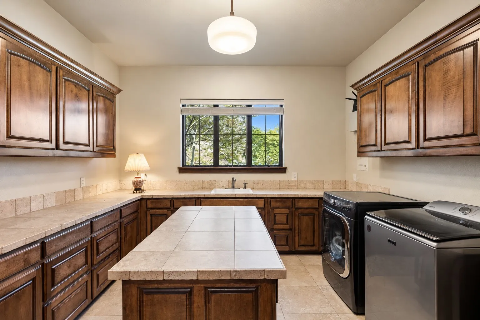Single Family Residence For Sale in Parker County , 104 Blanca Meadows Court, Cresson, Texas 76035, 6 Bedroom, 5 Bathroom, 4 Garage spaces, 6,266 Sqft, built in 2007, mls#21407336, Real Estate Agent in Cresson, Homes For Sale in Parker county, Homes For Sale in Cresson, Realtor in Cresson Texas, Real Estate Brokerage Independent Realty Texas, Luminita Cordes Realtor