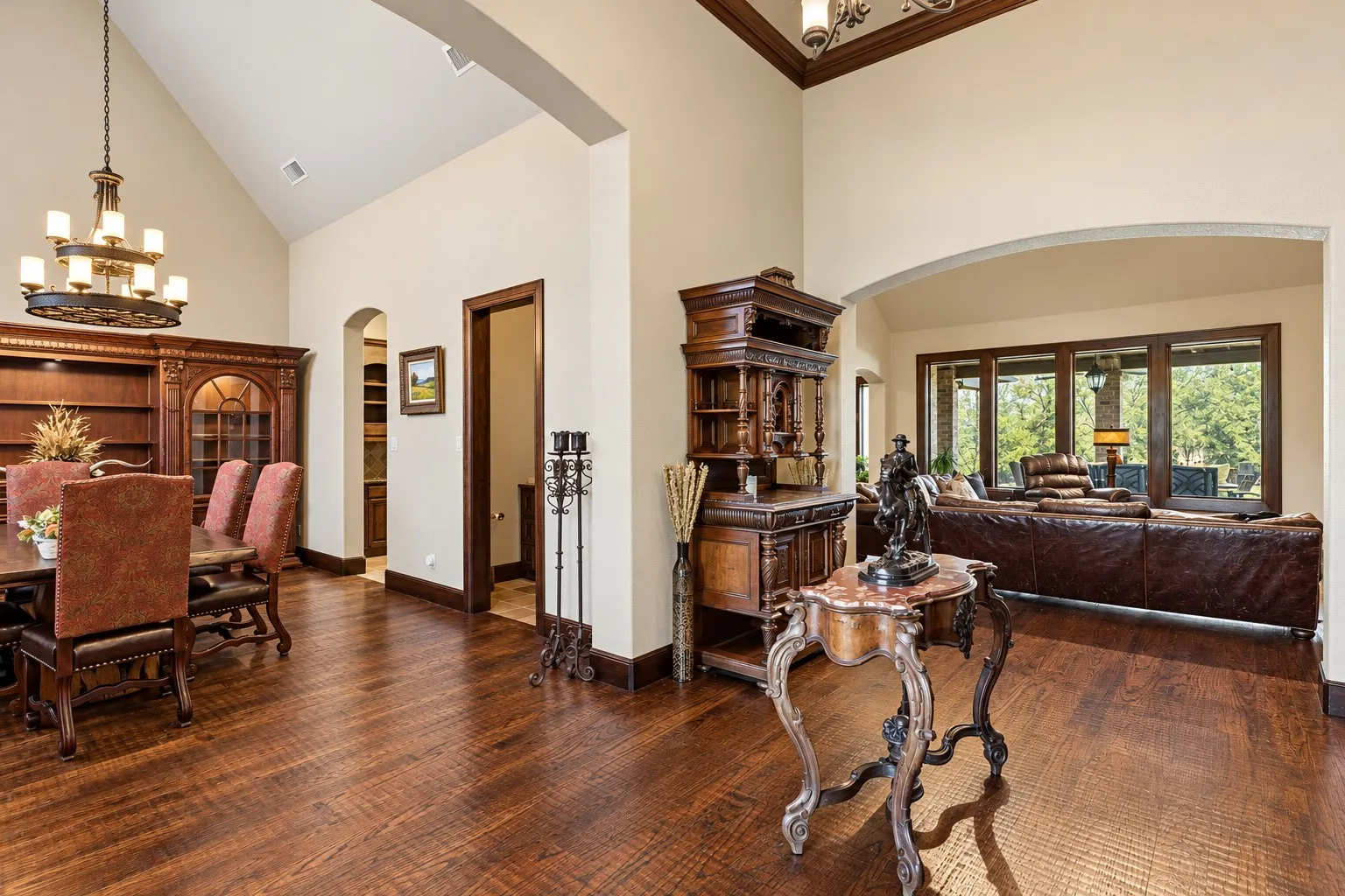 Single Family Residence For Sale in Parker County , 104 Blanca Meadows Court, Cresson, Texas 76035, 6 Bedroom, 5 Bathroom, 4 Garage spaces, 6,266 Sqft, built in 2007, mls#21407336, Real Estate Agent in Cresson, Homes For Sale in Parker county, Homes For Sale in Cresson, Realtor in Cresson Texas, Real Estate Brokerage Independent Realty Texas, Luminita Cordes Realtor