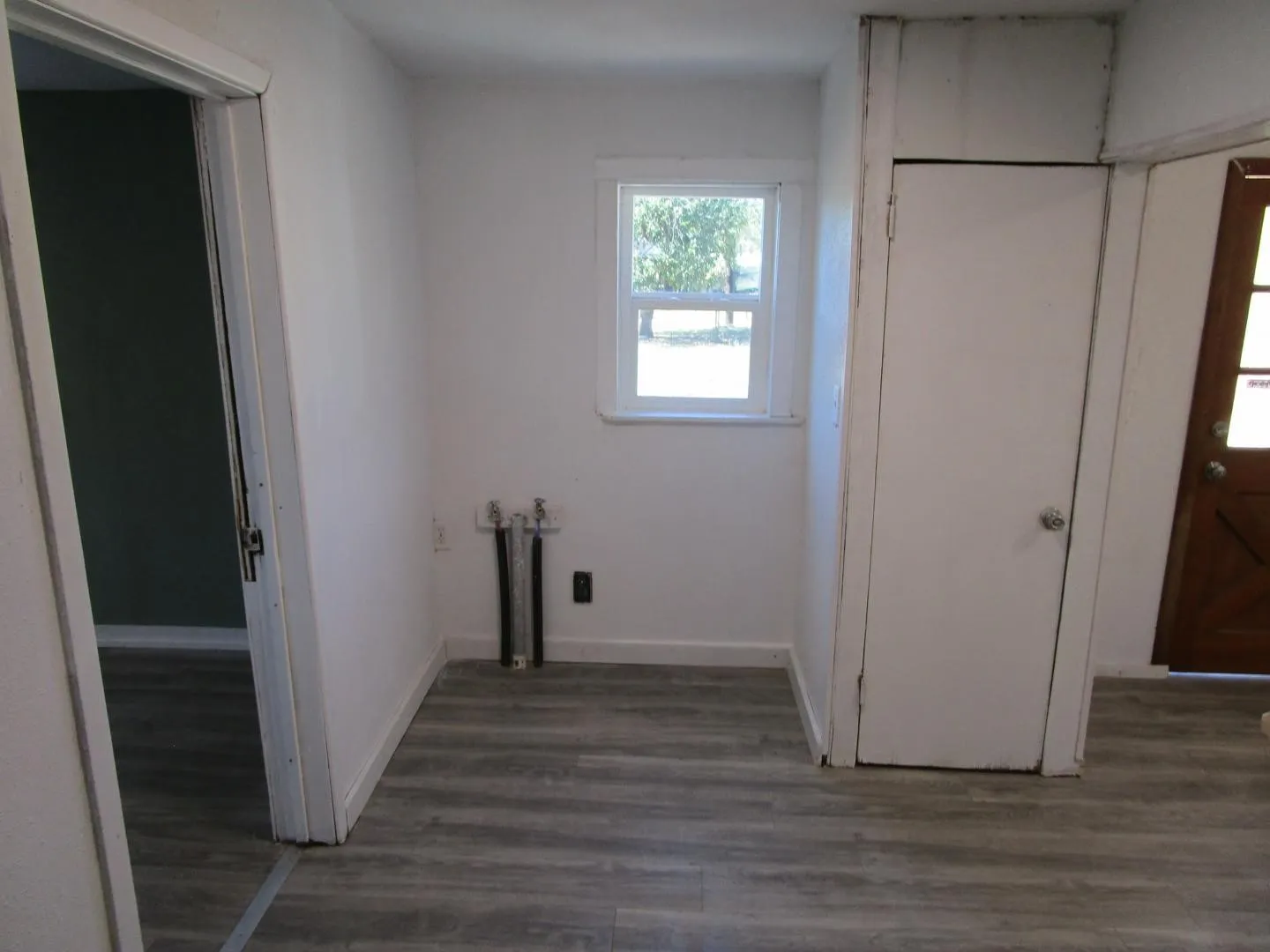 Single Family Residence For Sale in Haskell County , 1205 N Avenue F, Haskell, Texas 79521, 2 Bedroom, 1 Bathroom, Garage spaces, 824 Sqft, built in 1925, mls#21408976, Real Estate Agent in Haskell, Homes For Sale in Haskell county, Homes For Sale in Haskell, Realtor in Haskell Texas, Real Estate Brokerage Independent Realty Texas, Luminita Cordes Realtor