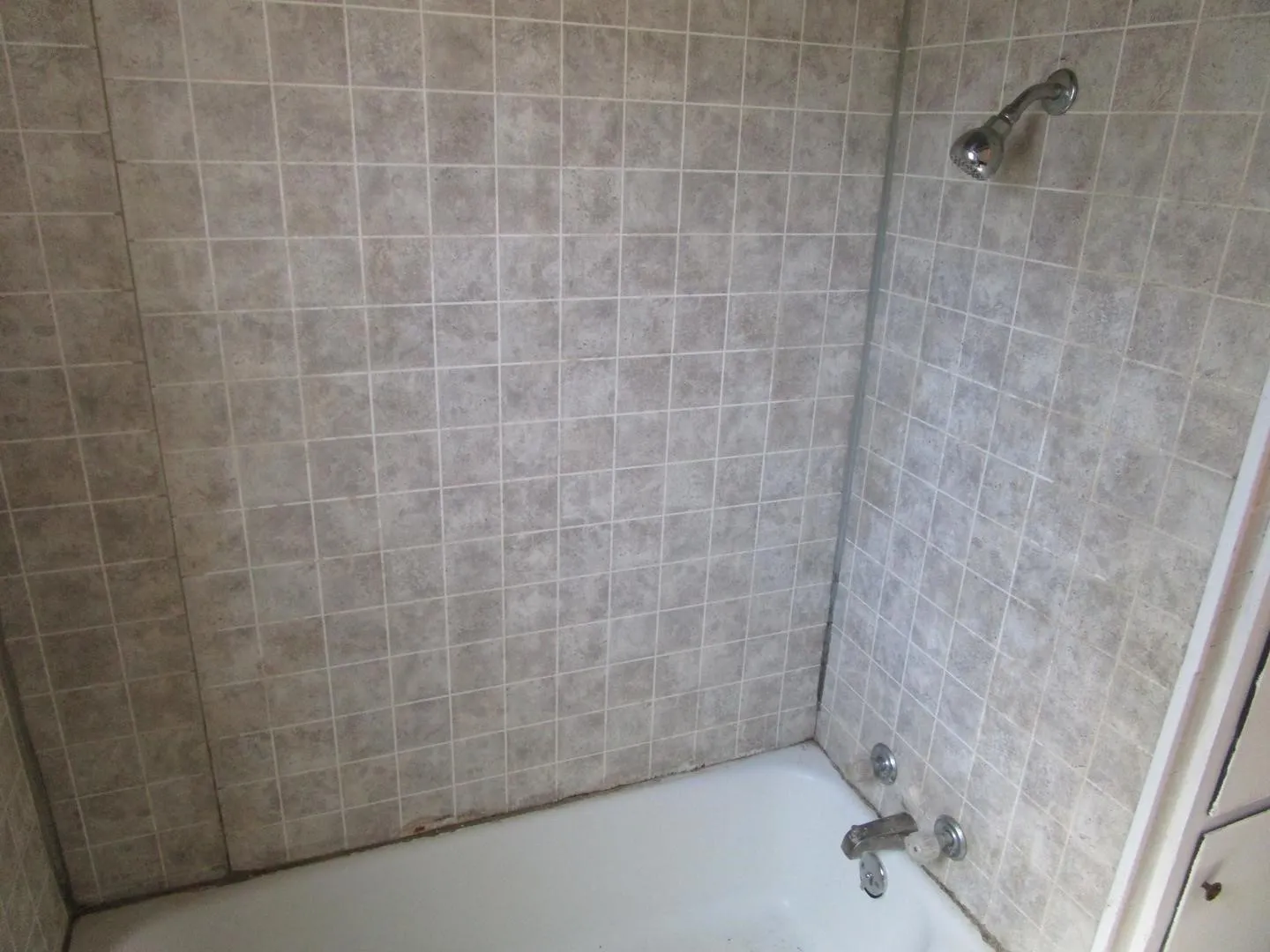 Single Family Residence For Sale in Haskell County , 1205 N Avenue F, Haskell, Texas 79521, 2 Bedroom, 1 Bathroom, Garage spaces, 824 Sqft, built in 1925, mls#21408976, Real Estate Agent in Haskell, Homes For Sale in Haskell county, Homes For Sale in Haskell, Realtor in Haskell Texas, Real Estate Brokerage Independent Realty Texas, Luminita Cordes Realtor