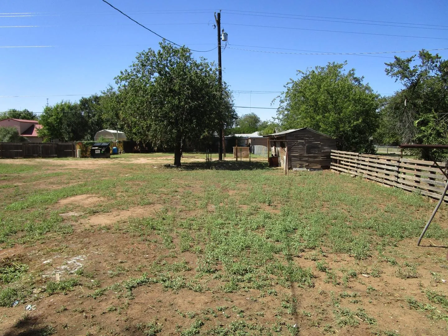 Single Family Residence For Sale in Haskell County , 1205 N Avenue F, Haskell, Texas 79521, 2 Bedroom, 1 Bathroom, Garage spaces, 824 Sqft, built in 1925, mls#21408976, Real Estate Agent in Haskell, Homes For Sale in Haskell county, Homes For Sale in Haskell, Realtor in Haskell Texas, Real Estate Brokerage Independent Realty Texas, Luminita Cordes Realtor