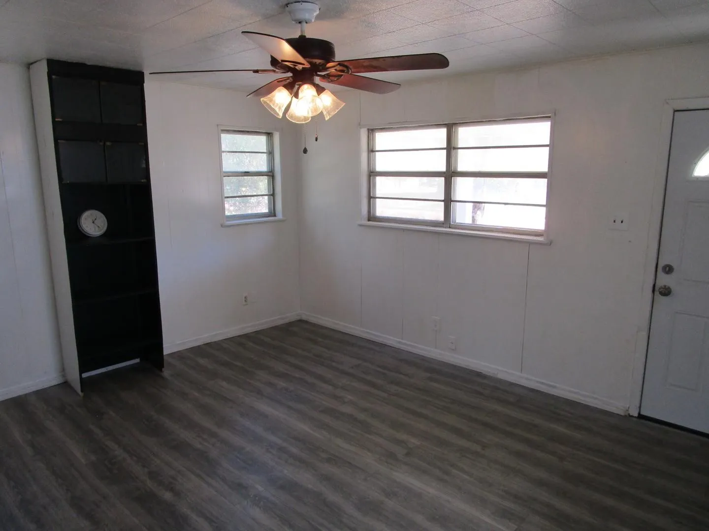 Single Family Residence For Sale in Haskell County , 1205 N Avenue F, Haskell, Texas 79521, 2 Bedroom, 1 Bathroom, Garage spaces, 824 Sqft, built in 1925, mls#21408976, Real Estate Agent in Haskell, Homes For Sale in Haskell county, Homes For Sale in Haskell, Realtor in Haskell Texas, Real Estate Brokerage Independent Realty Texas, Luminita Cordes Realtor